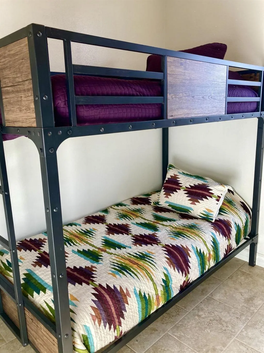 Bed in Local VIEW Pet Friendly BOAT Parking Close to Antelope Canyon HorseshoeBend