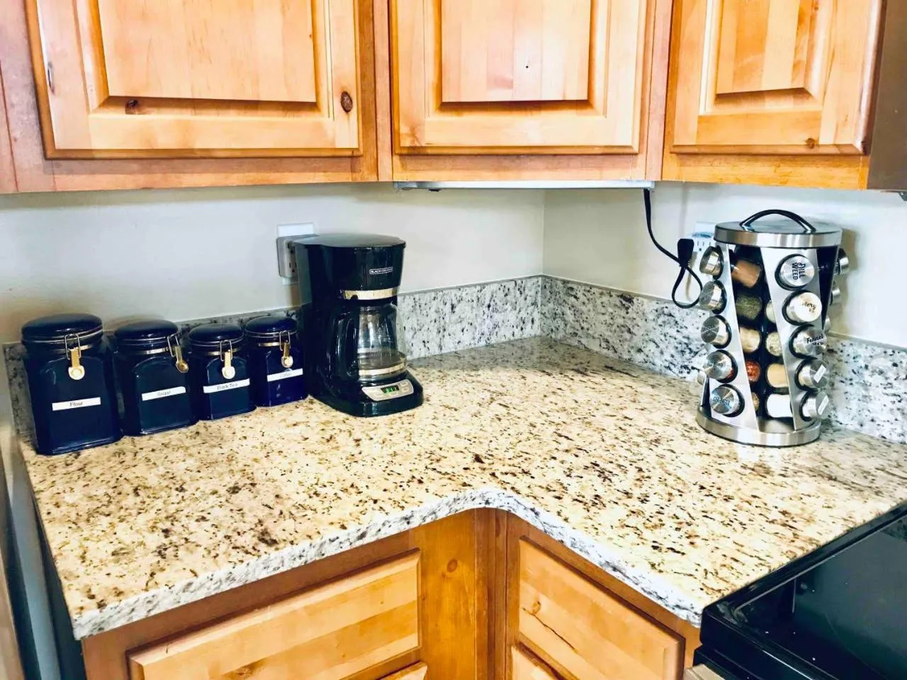 Local VIEW Pet Friendly BOAT Parking Close to Antelope Canyon HorseshoeBend