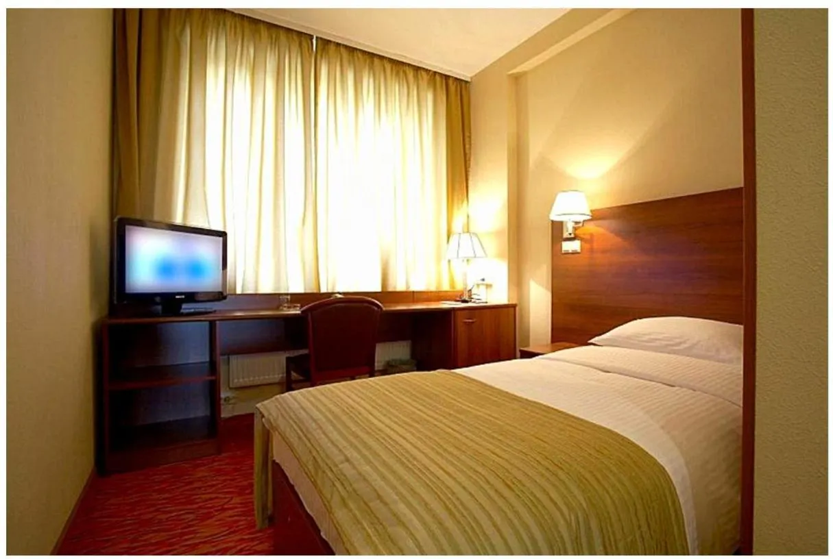 Bedroom, Bed in Hotel Sarawan