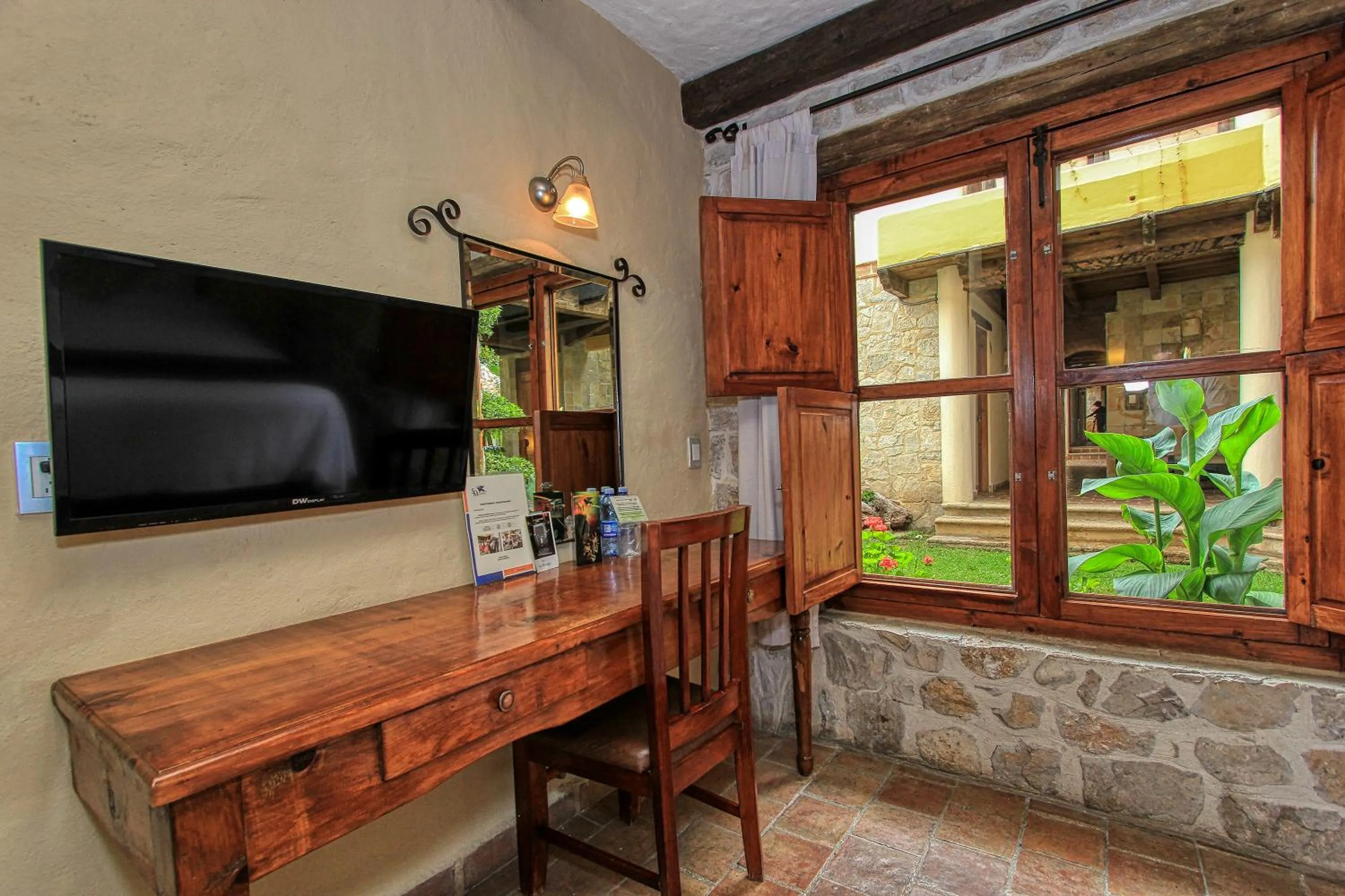 TV and multimedia in Hotel San Marcos