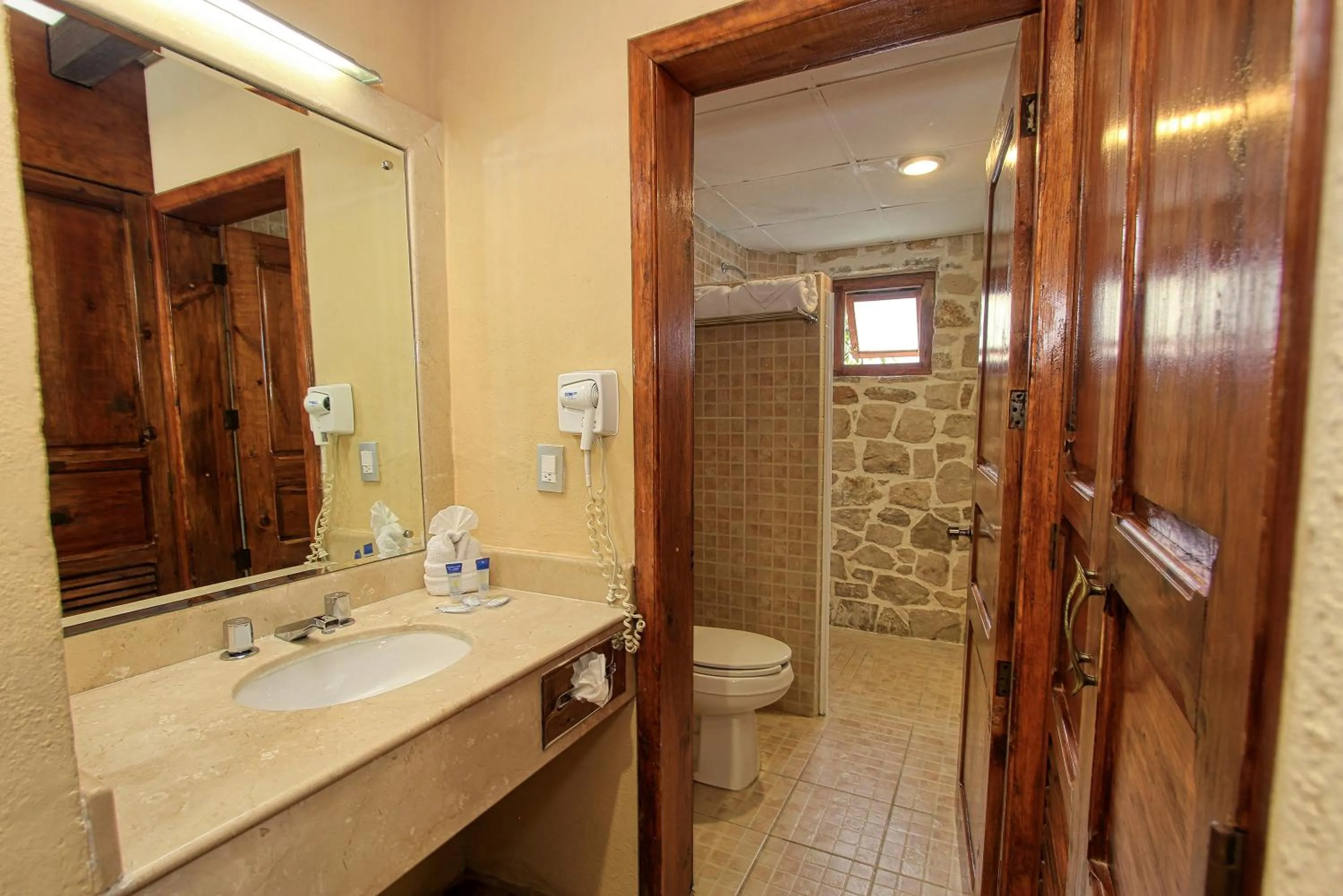 Bathroom in Hotel San Marcos