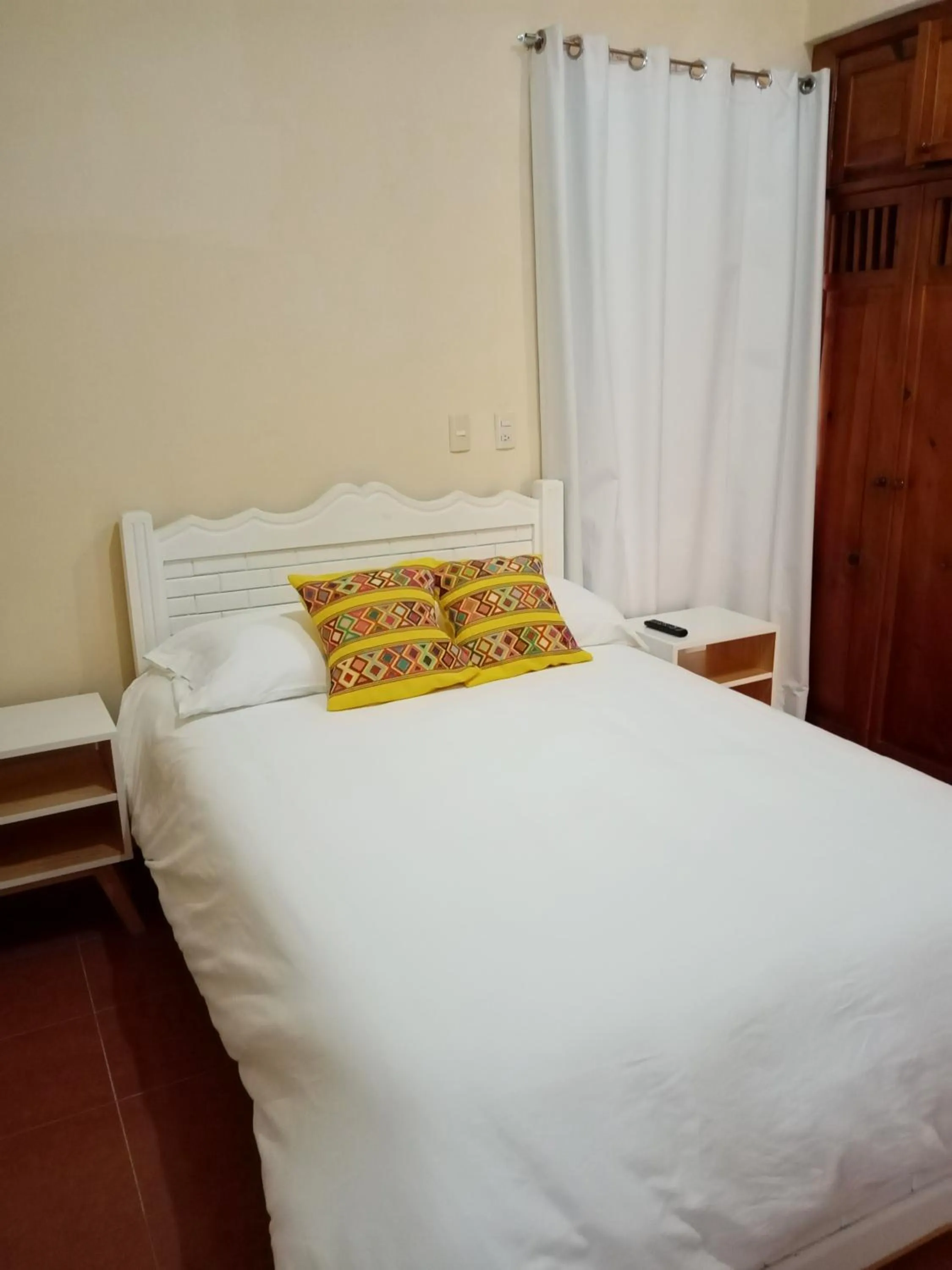 Bedroom, Bed in J&K Suite