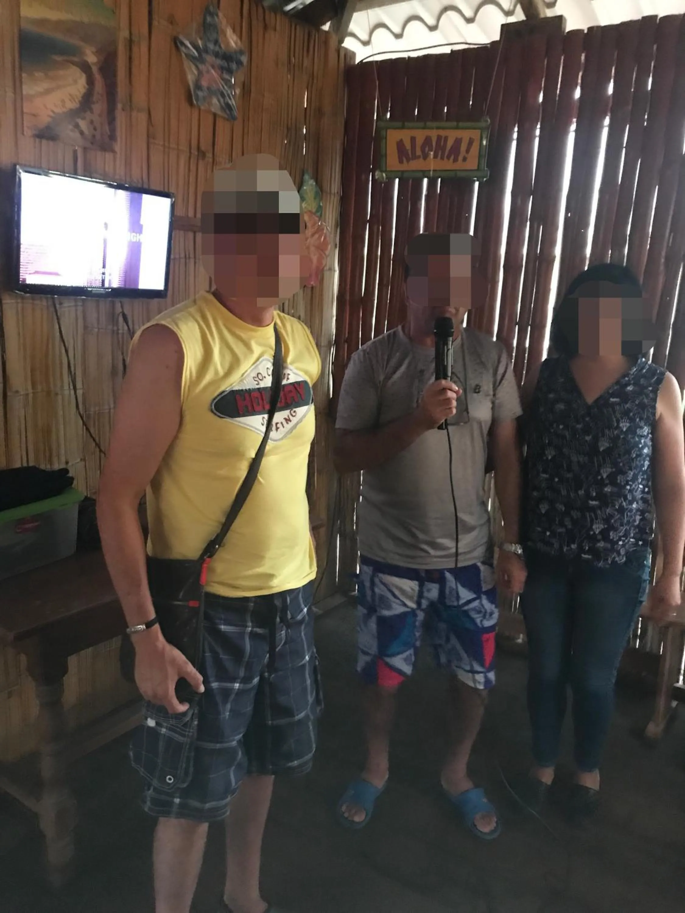 Karaoke in HOTEL SUNSHINE AIRE ACND y WIFI ZONE
