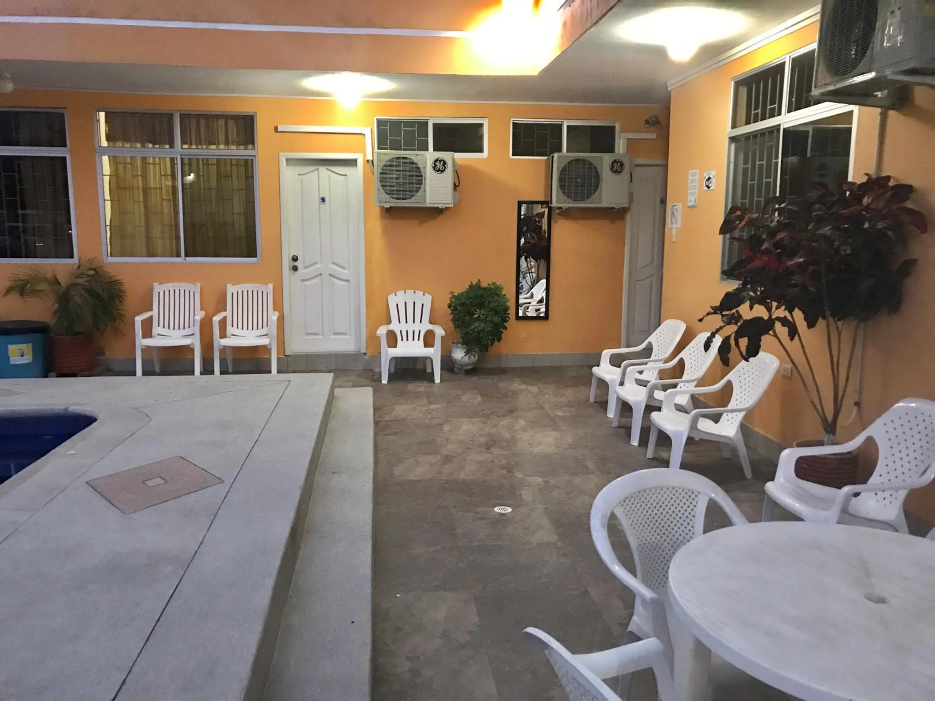 HOTEL SUNSHINE AIRE ACND y WIFI ZONE