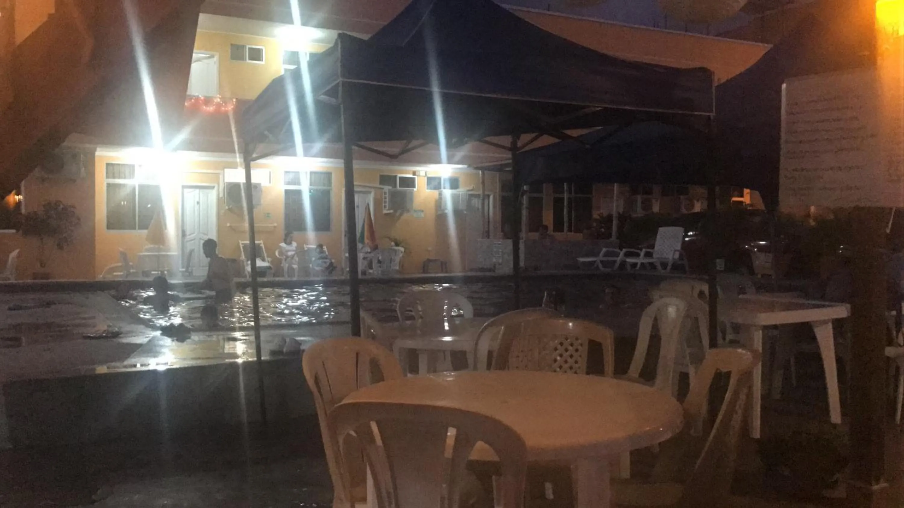 HOTEL SUNSHINE AIRE ACND y WIFI ZONE