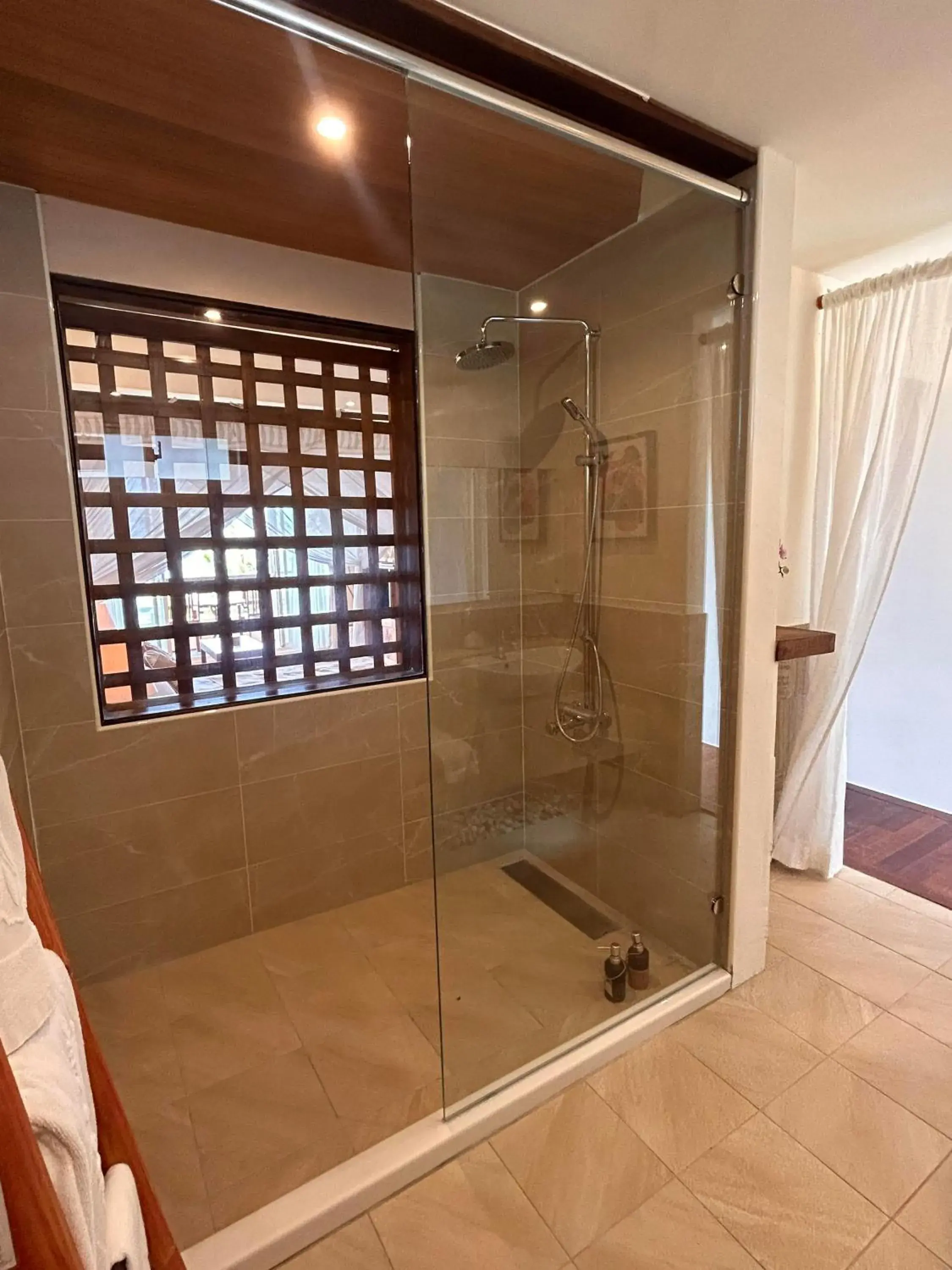 Deluxe Double Room with Shower in Red Garden Resort Deluxe Double Room with Shower in Red Garden Resort