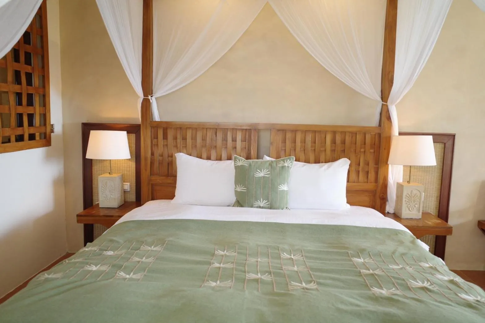 Bed in Red Garden Resort