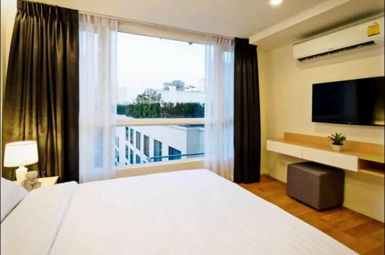 Bed in Luxury Suite @ BTS Nana