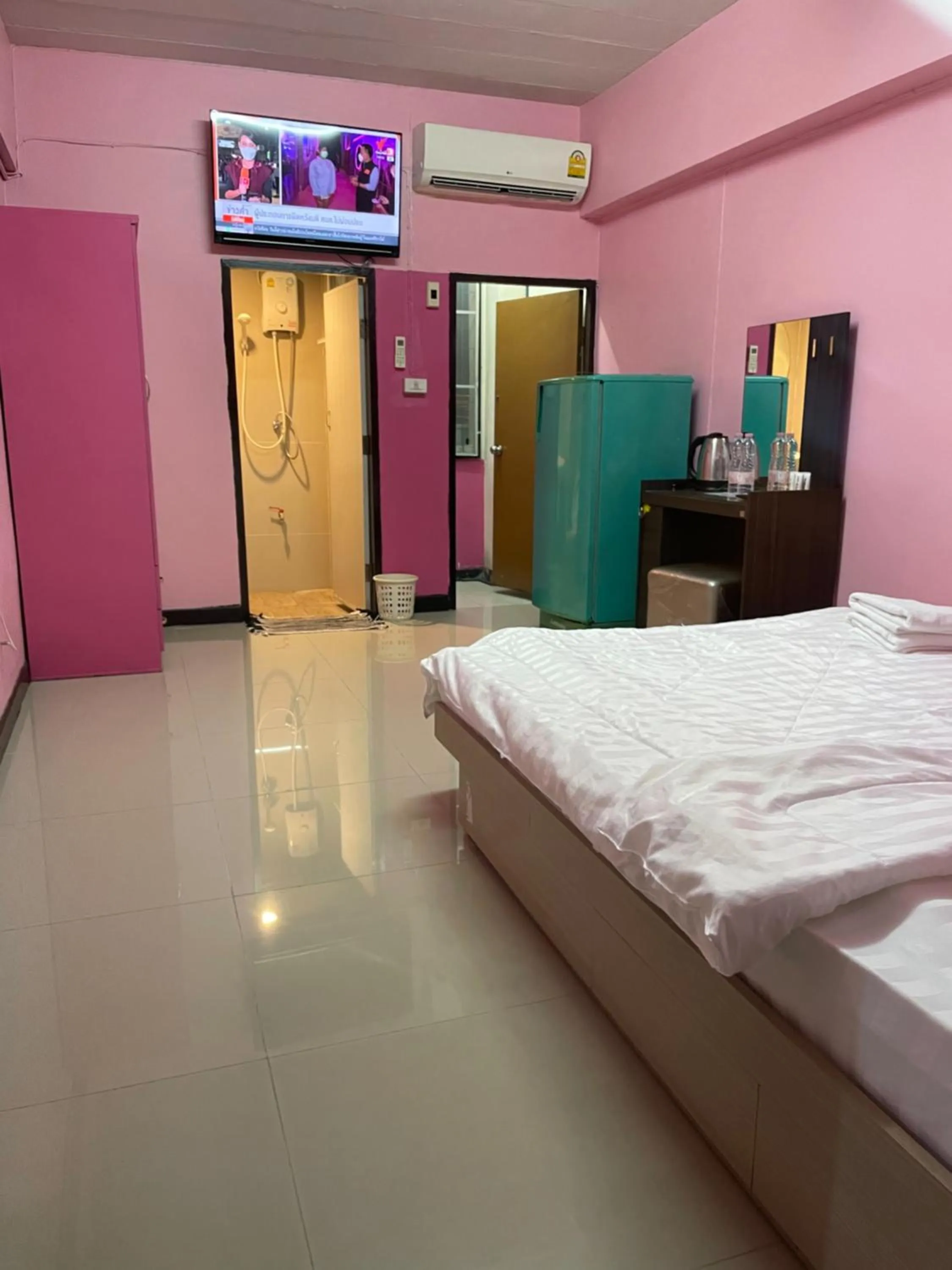 Photo of the whole room, Bed in Gedkanok Apartment