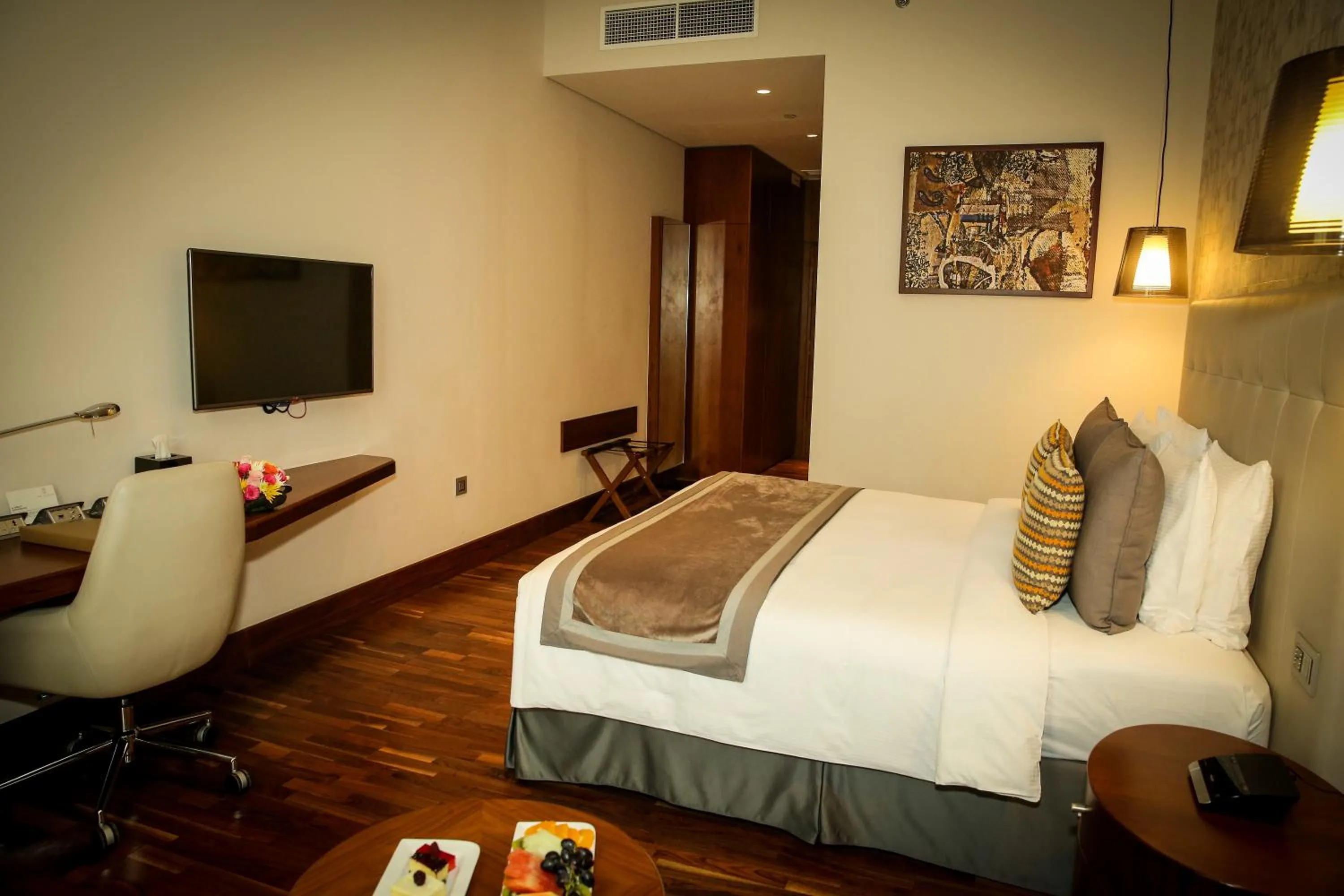 Bedroom, Bed in The Avenue Hotel