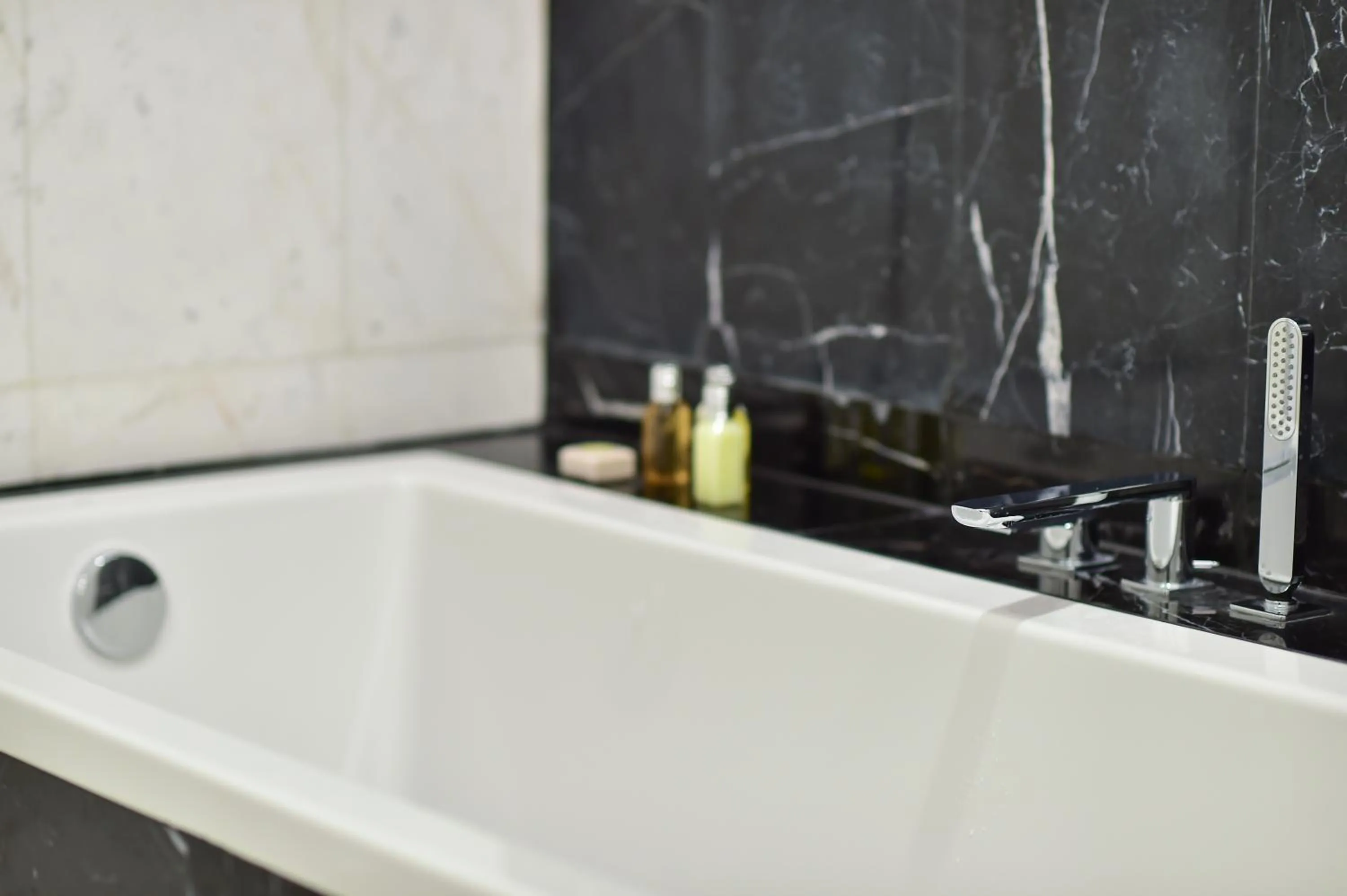 Bathroom in The Avenue Hotel