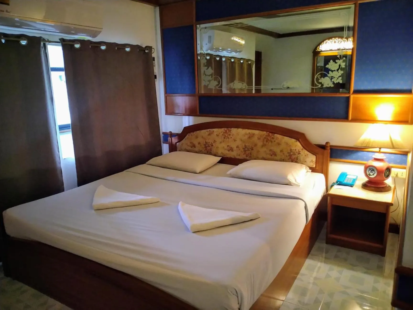 Bed in The Pacific Cool Chic