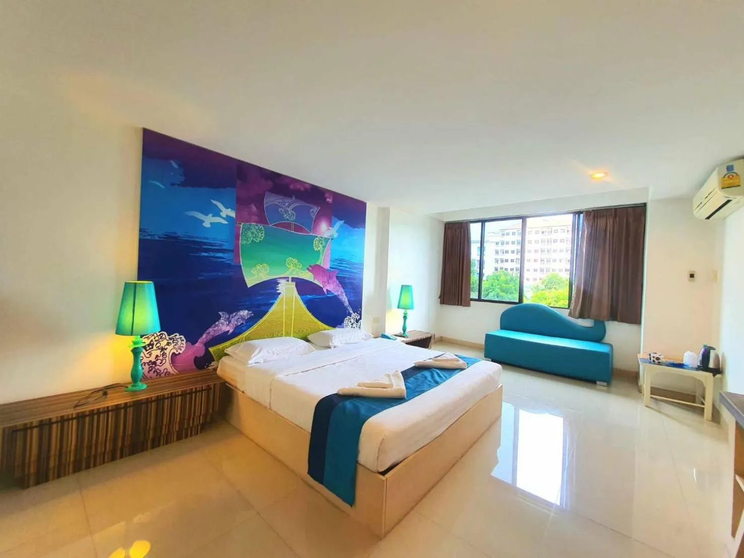 Bed in The Pacific Cool Chic