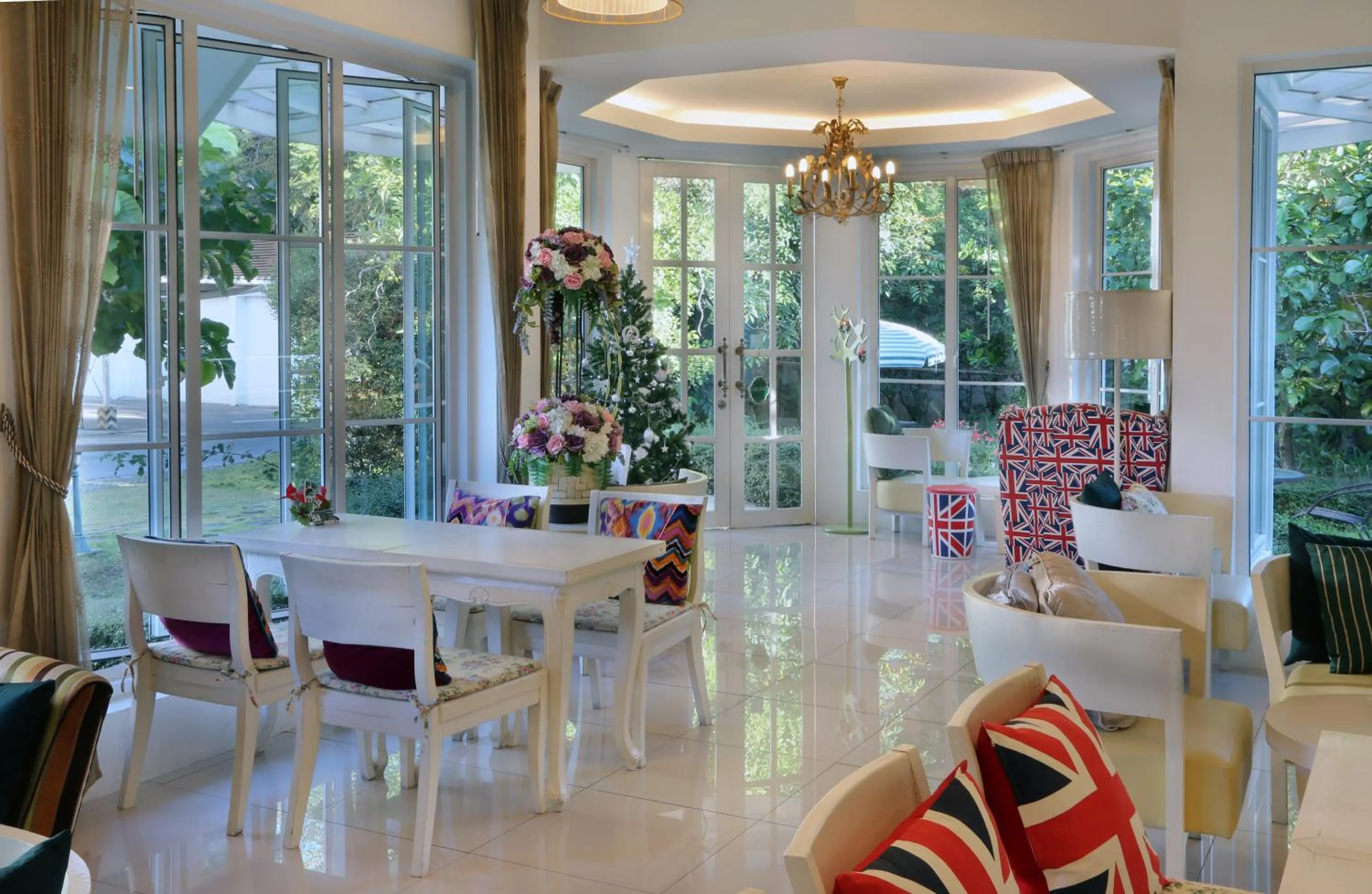 Food and drinks in The Pacific Cool Chic