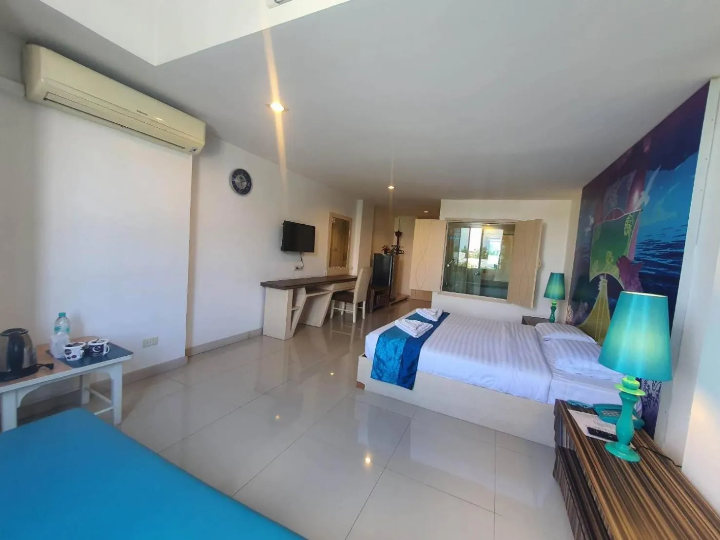 Bed in The Pacific Cool Chic