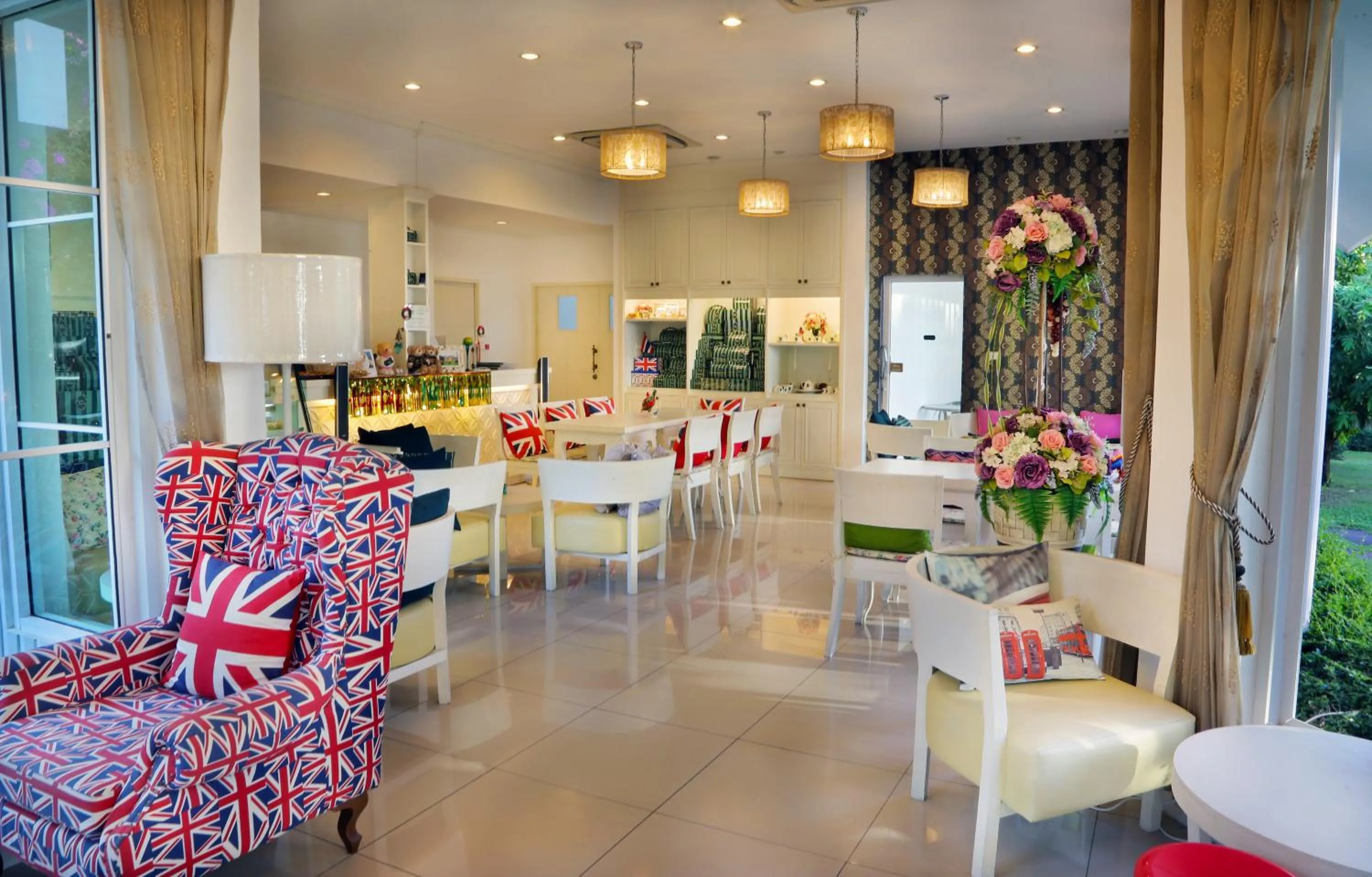 Food and drinks in The Pacific Cool Chic