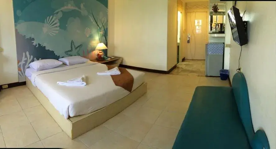 Bedroom, Bed in The Pacific Cool Chic Bedroom, Bed in The Pacific Cool Chic