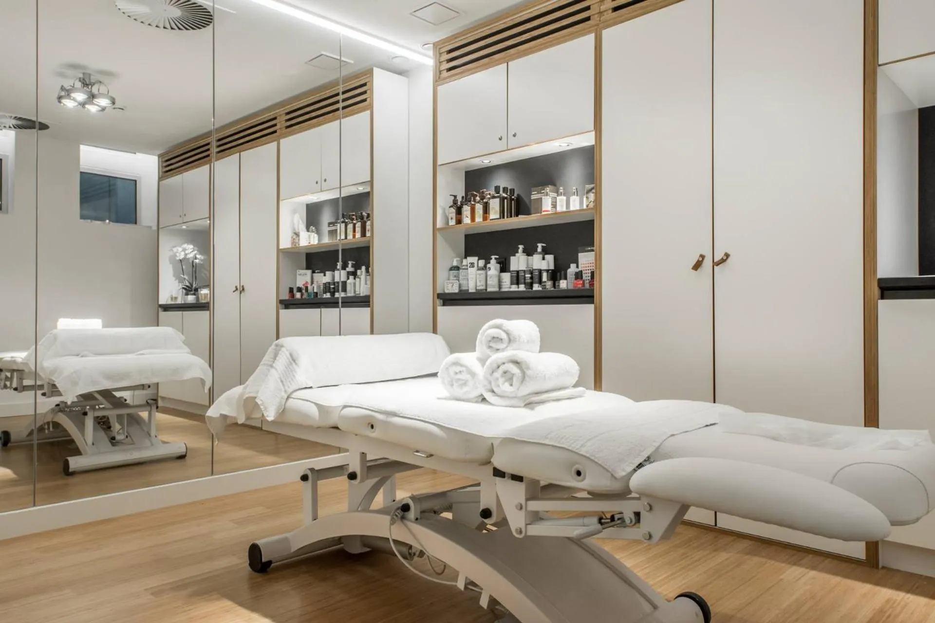 Massage in Zoku Amsterdam