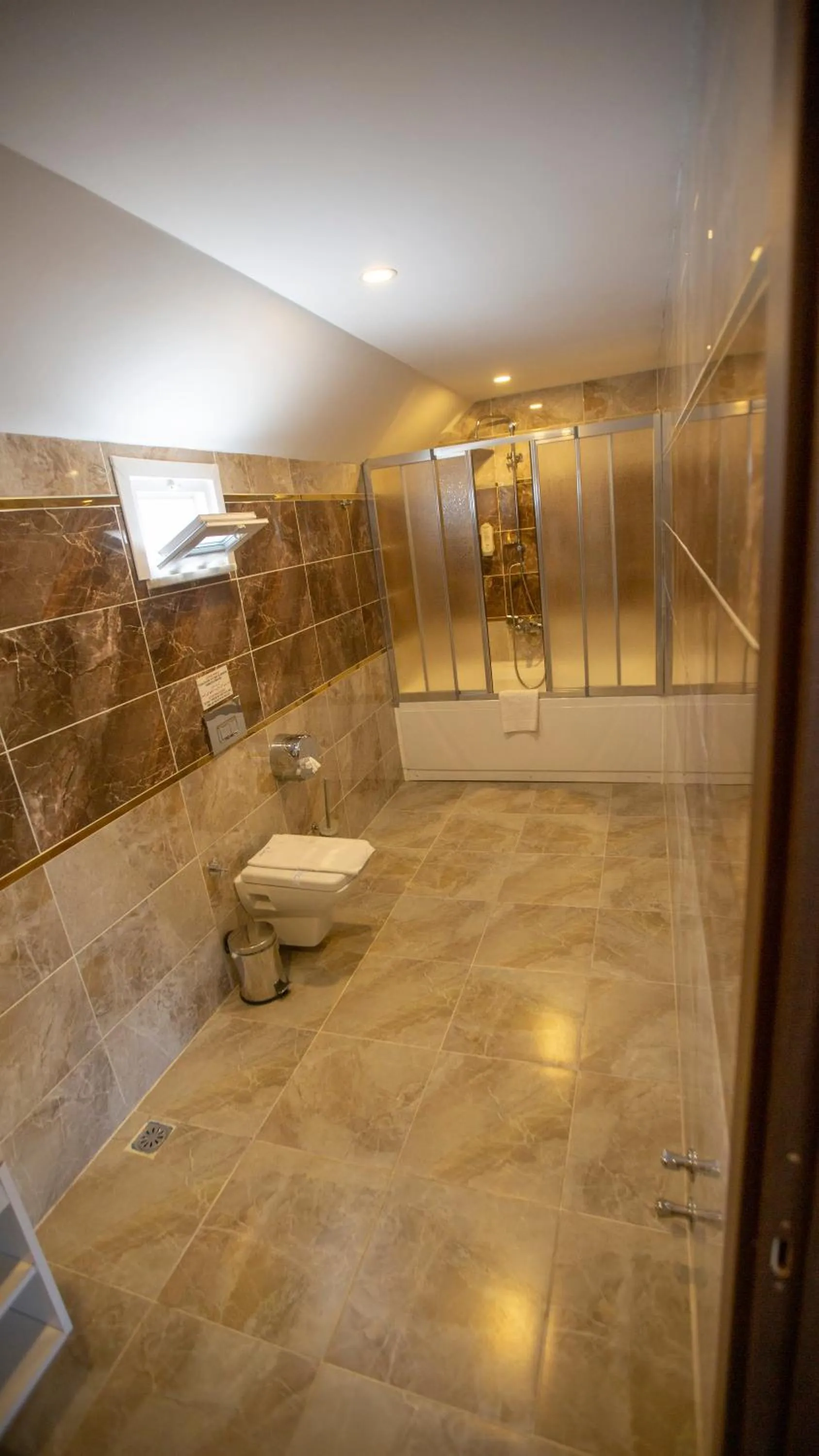 Bathroom in Royal Life Exclusive