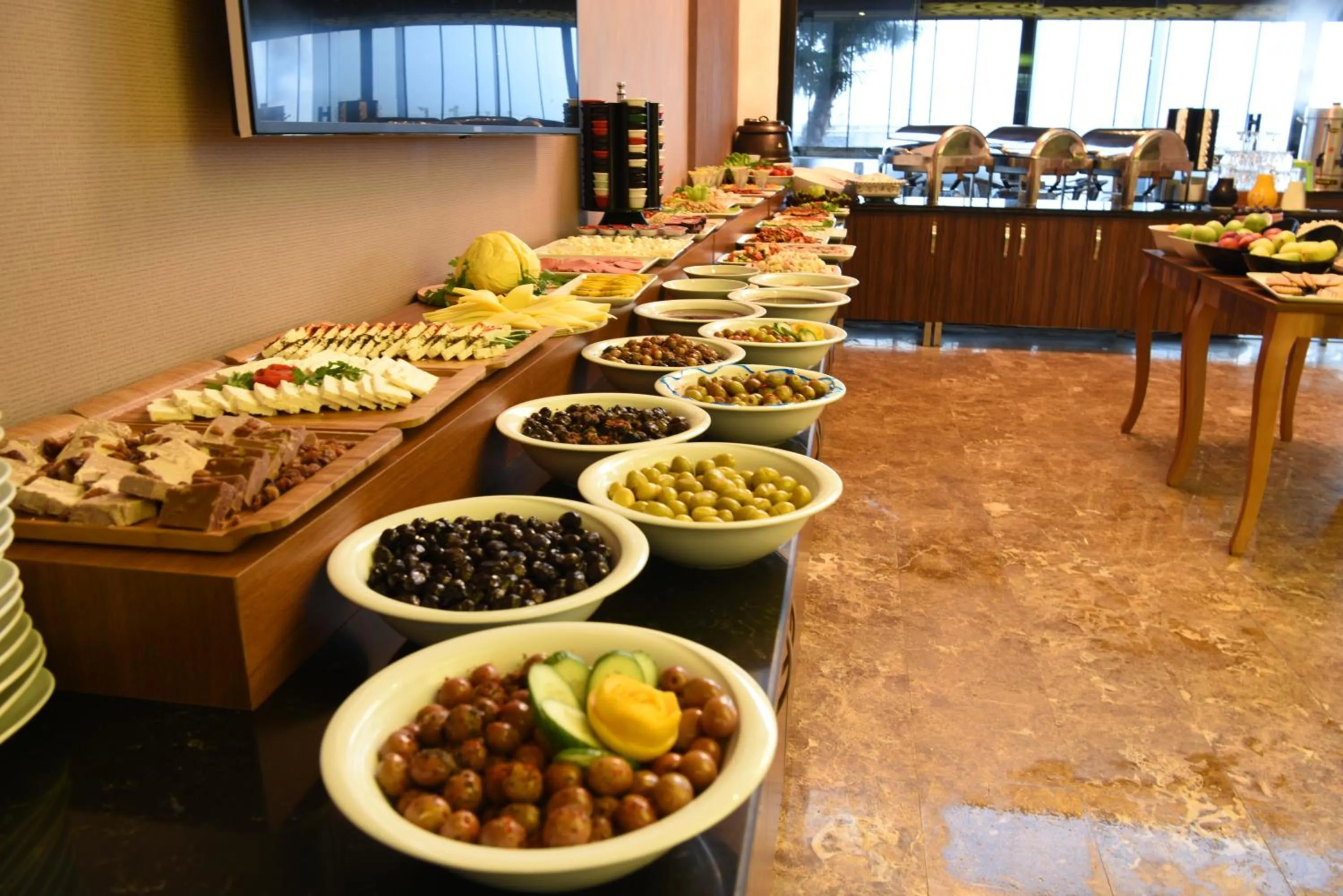 Restaurant/places to eat, Food in Royal Life Exclusive