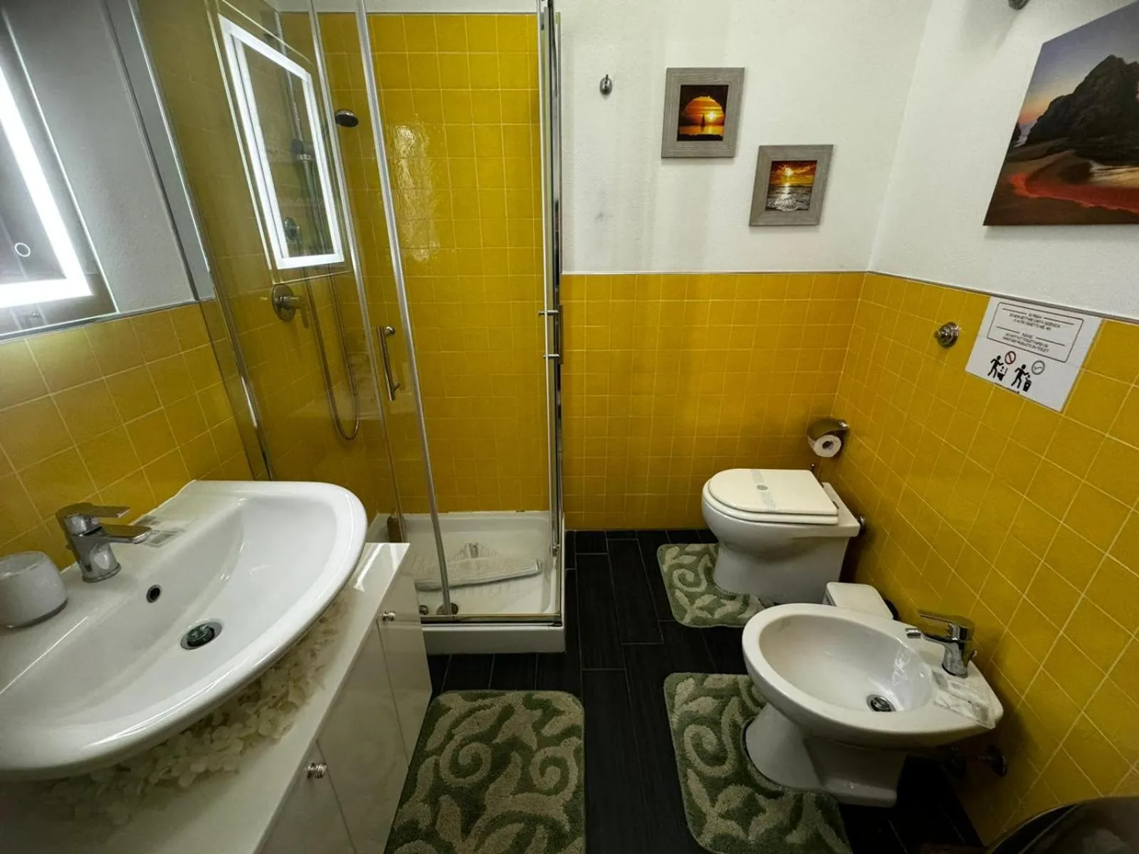 Shower in Affittacamere Sa Pardula