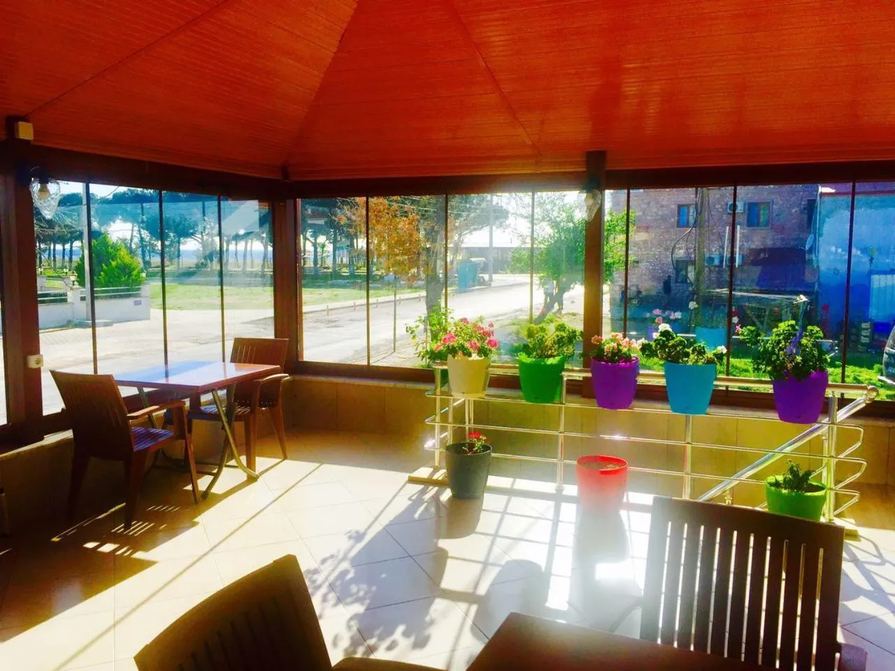 Communal lounge/ TV room in Geyikli Berfin Otel