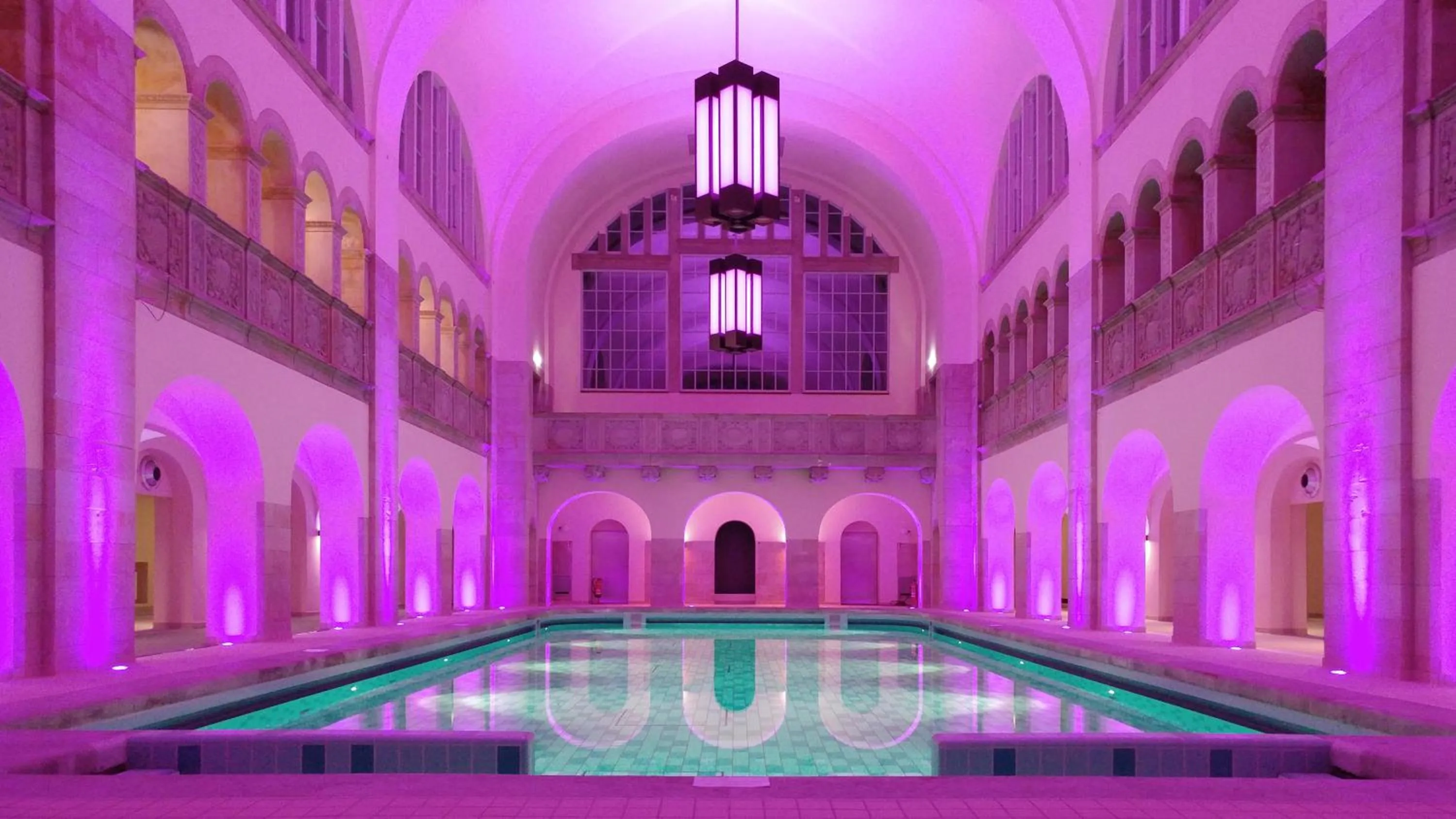 Swimming pool in Hotel Oderberger