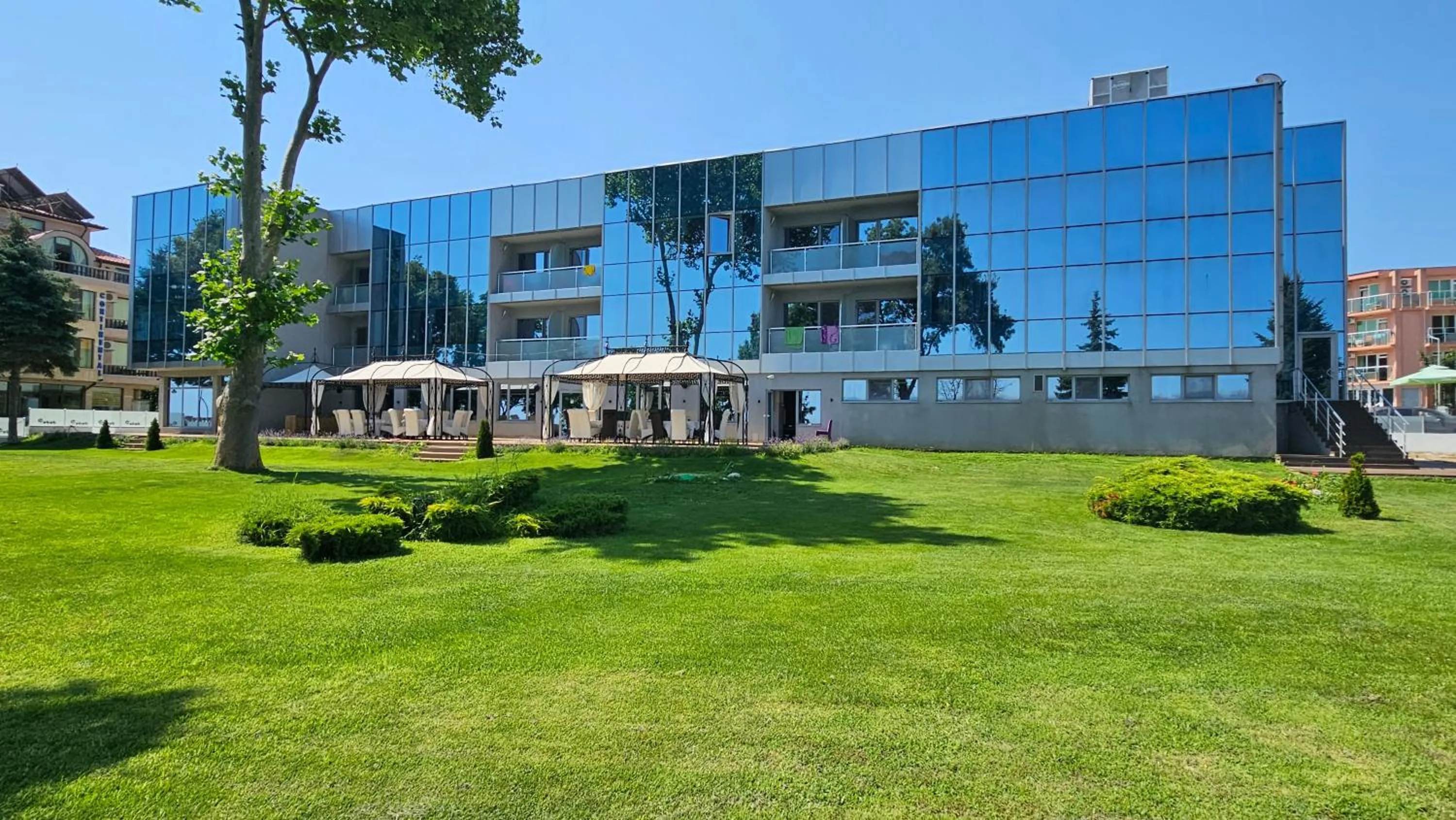 Property building in Dodo Beach Hotel
