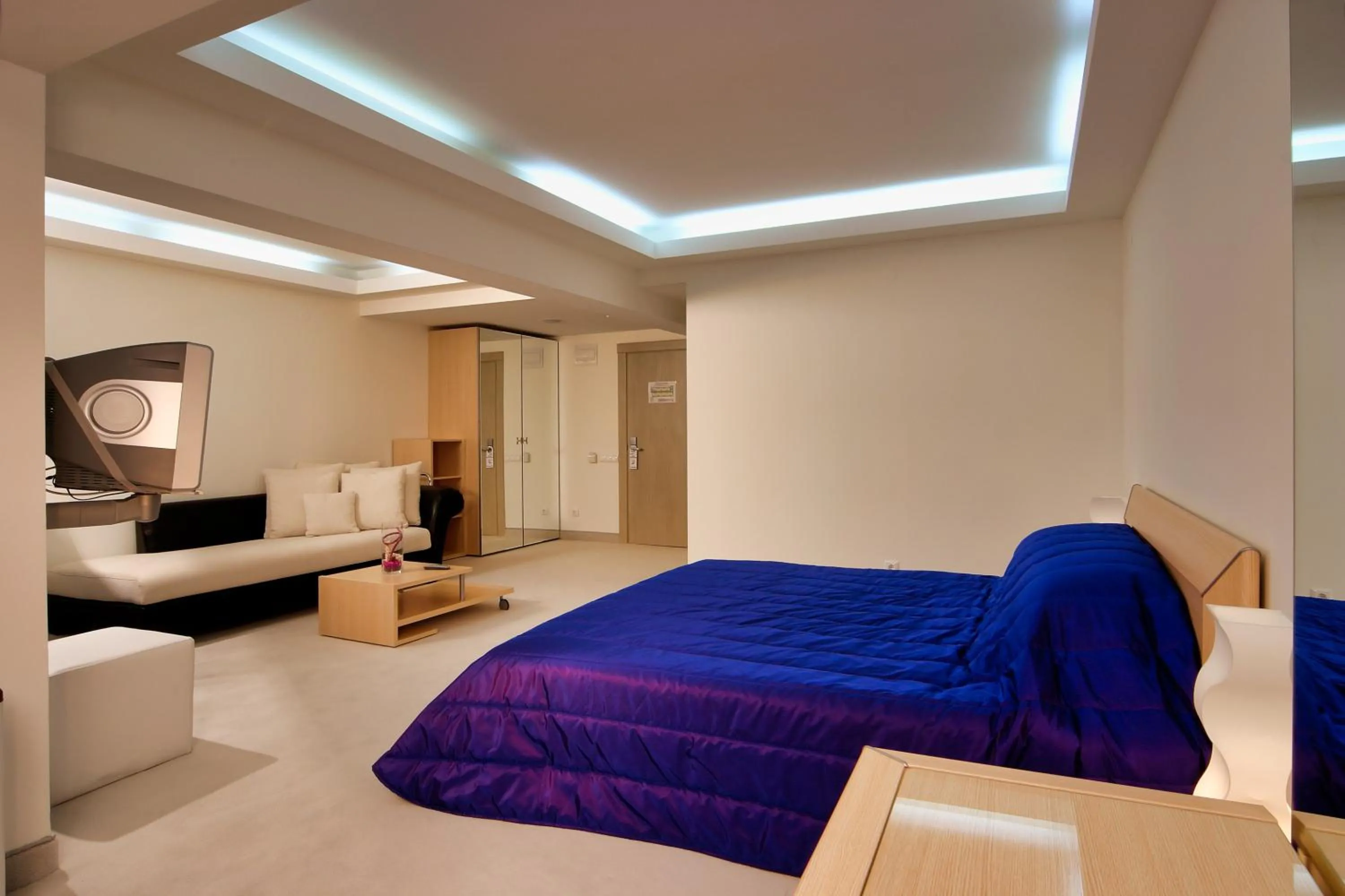 Photo of the whole room, Bed in Dodo Beach Hotel