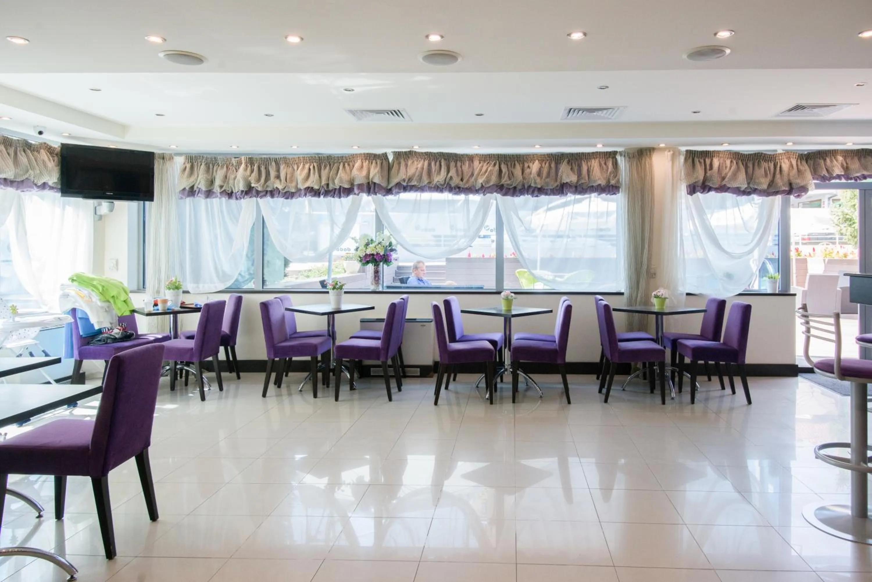 Restaurant/places to eat in Dodo Beach Hotel
