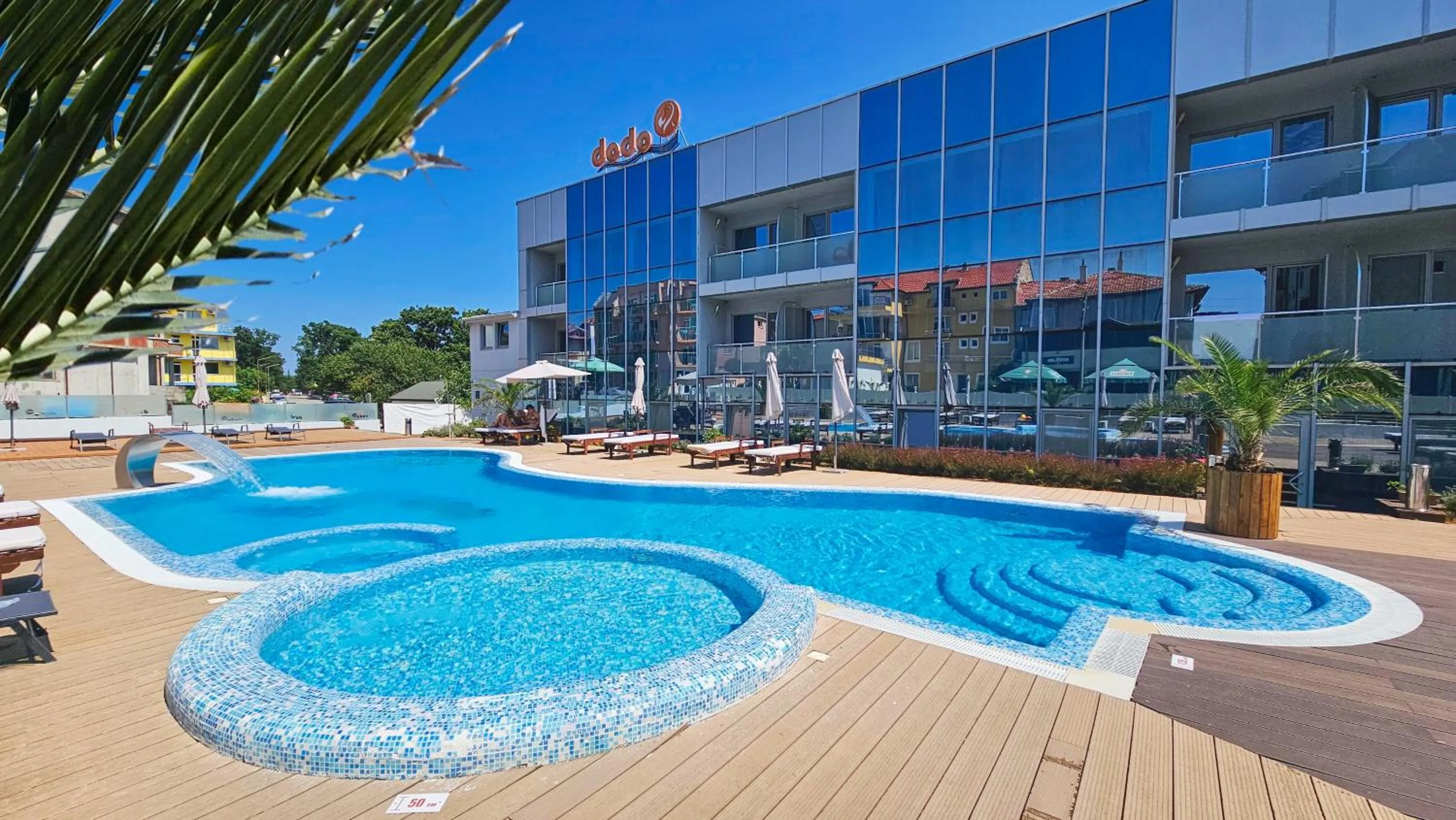 Swimming pool in Dodo Beach Hotel
