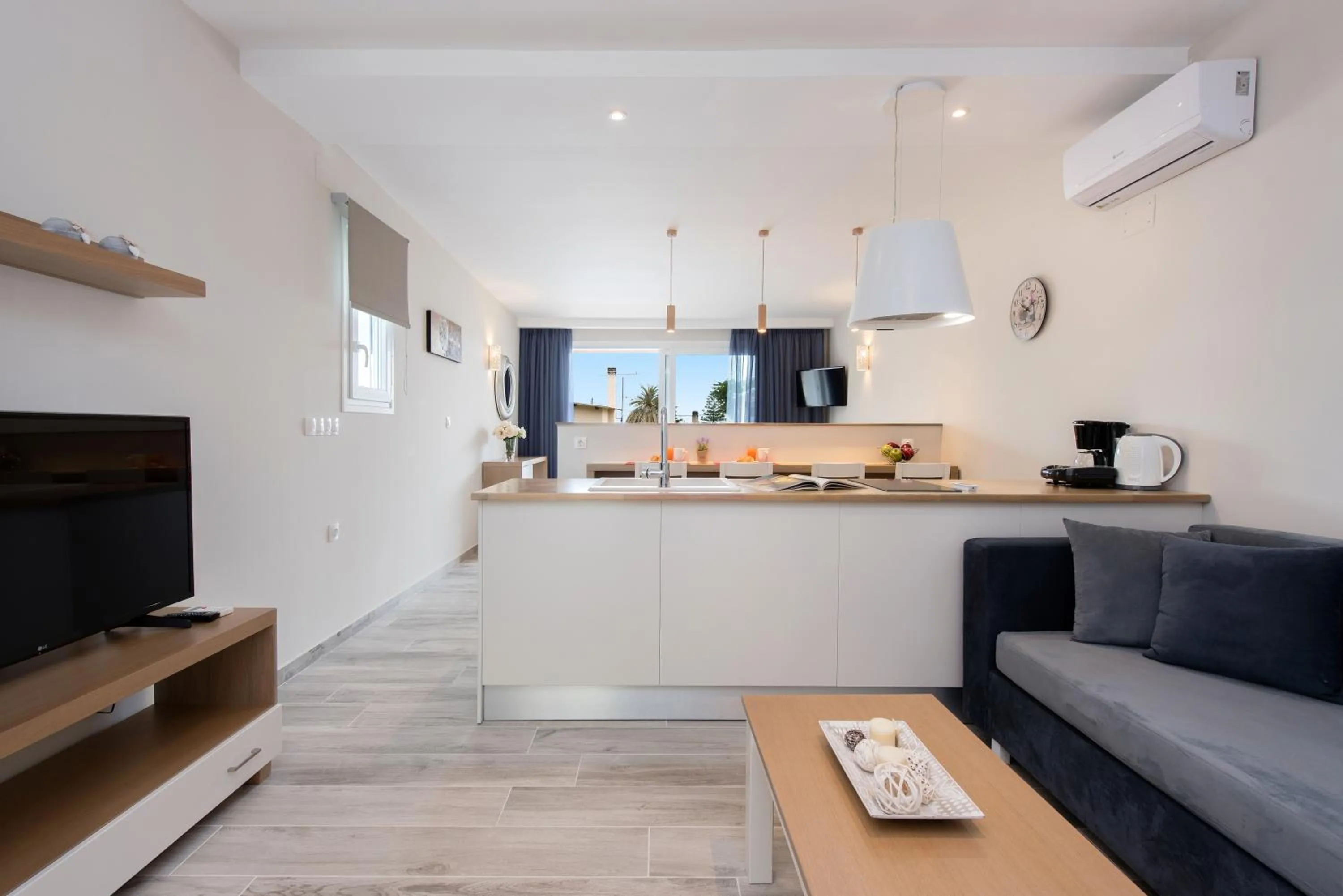 Photo of the whole room in Anita Village