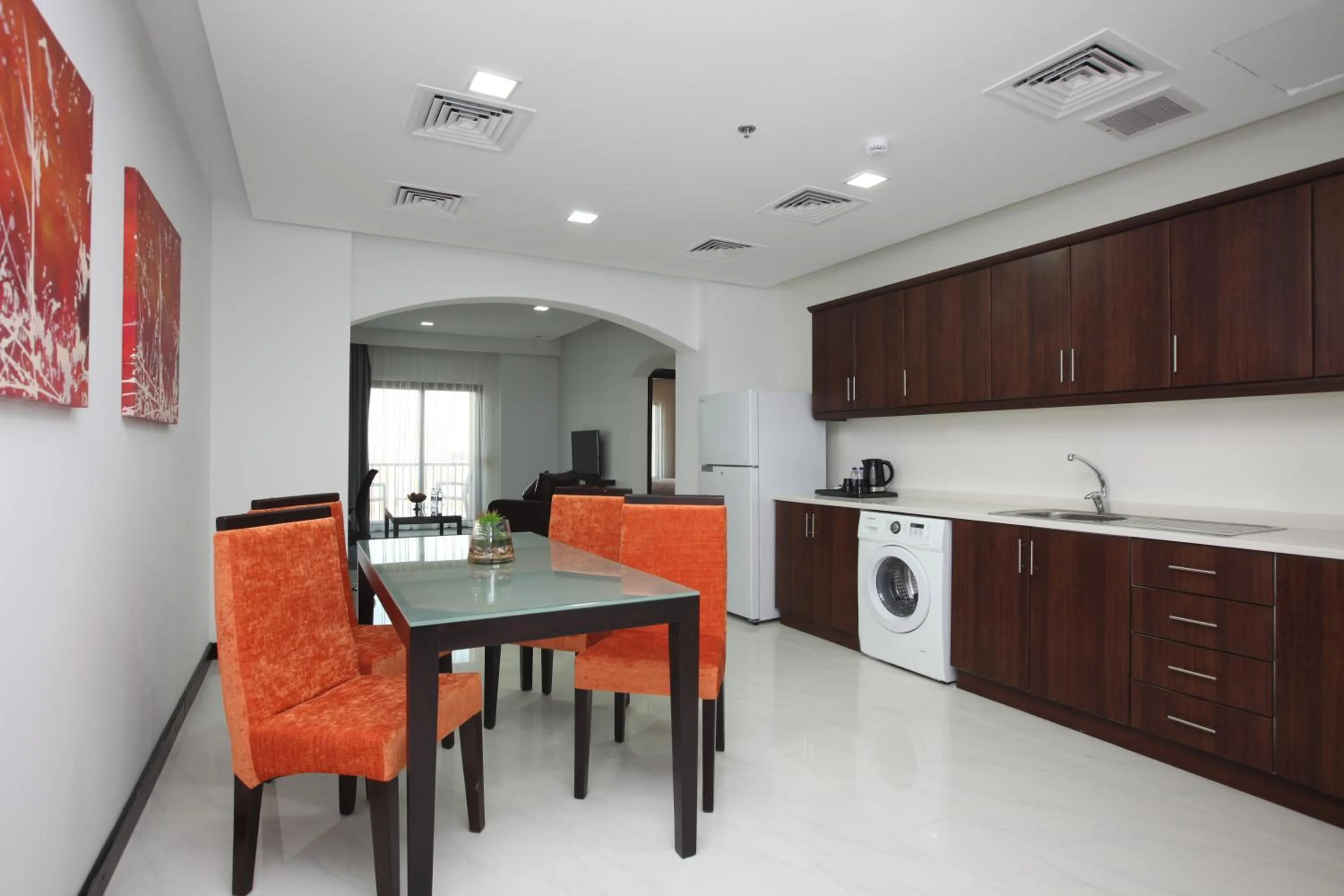 Food and drinks in Golden Tulip Al Khobar Suites