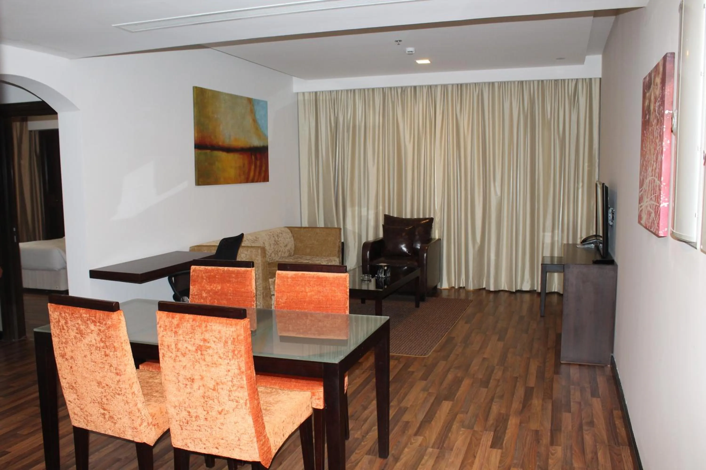 Living room in Golden Tulip Al Khobar Suites