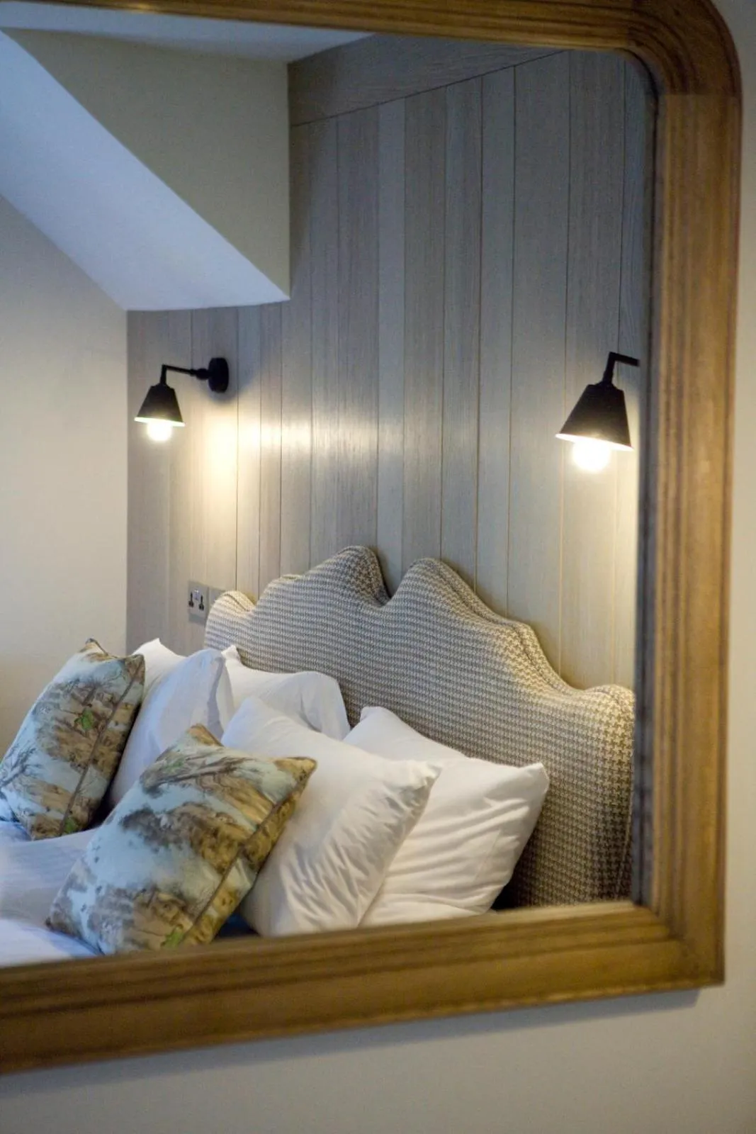 Bedroom, Bed in Saracens Head