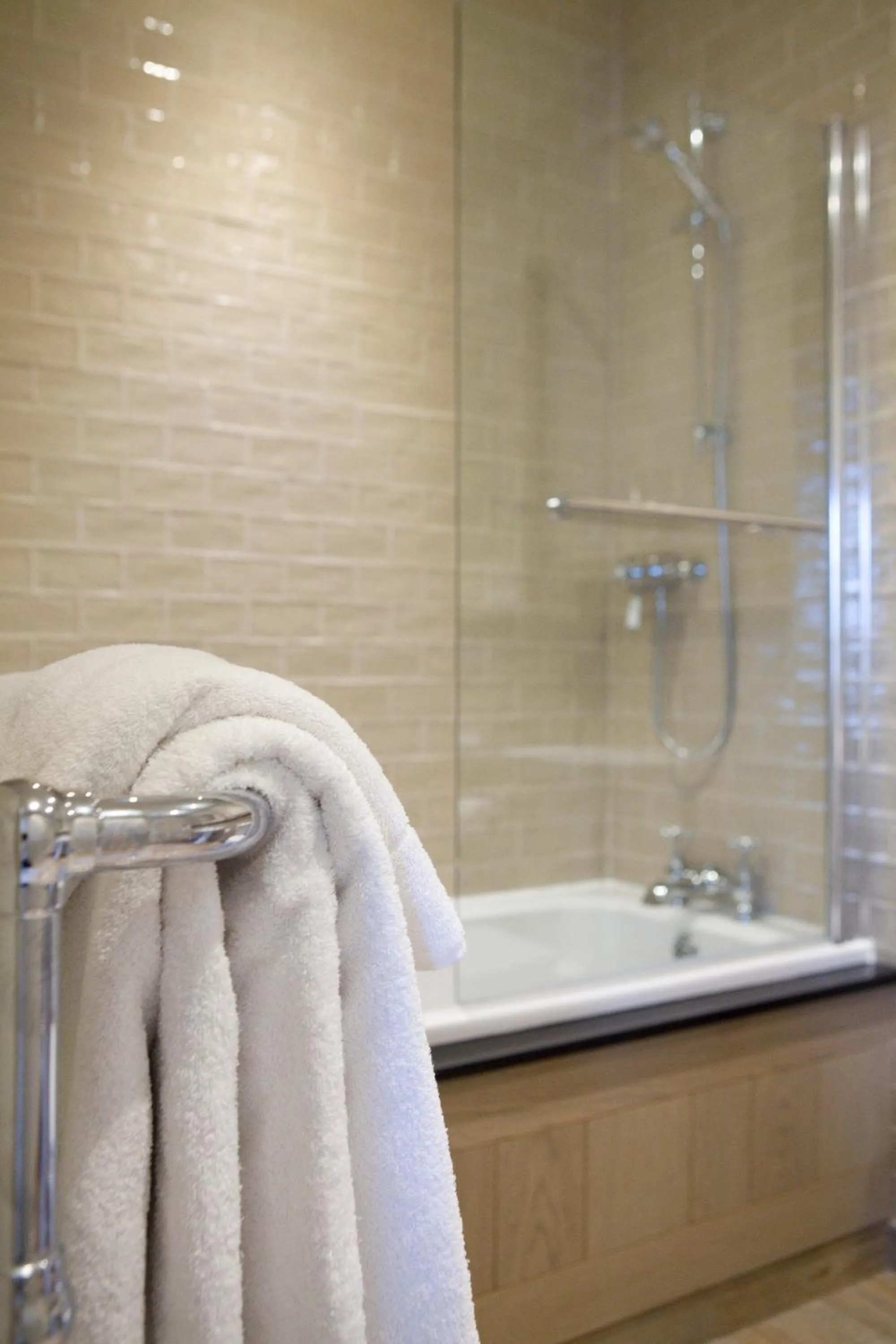 Bathroom in Saracens Head