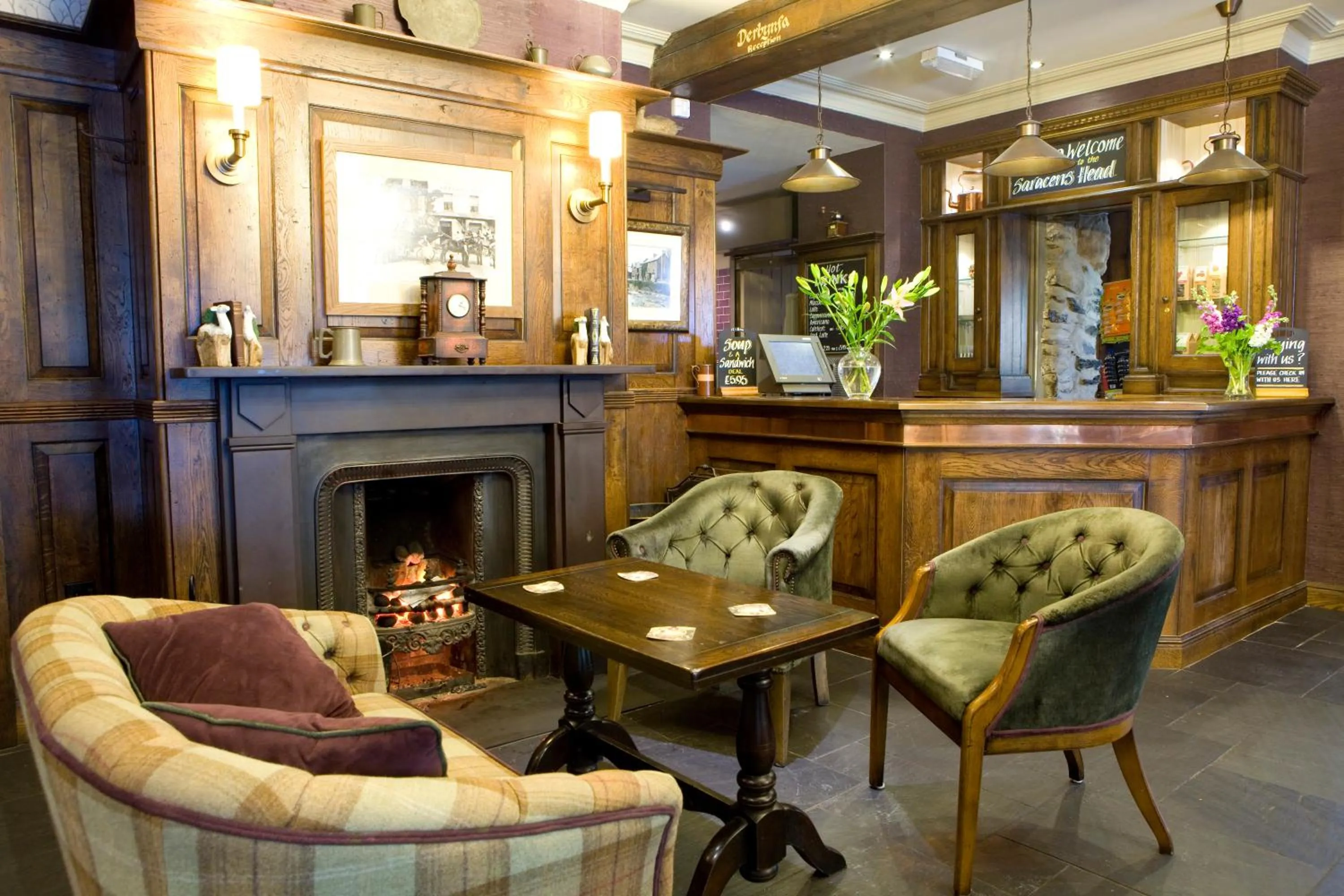 Restaurant/places to eat in Saracens Head