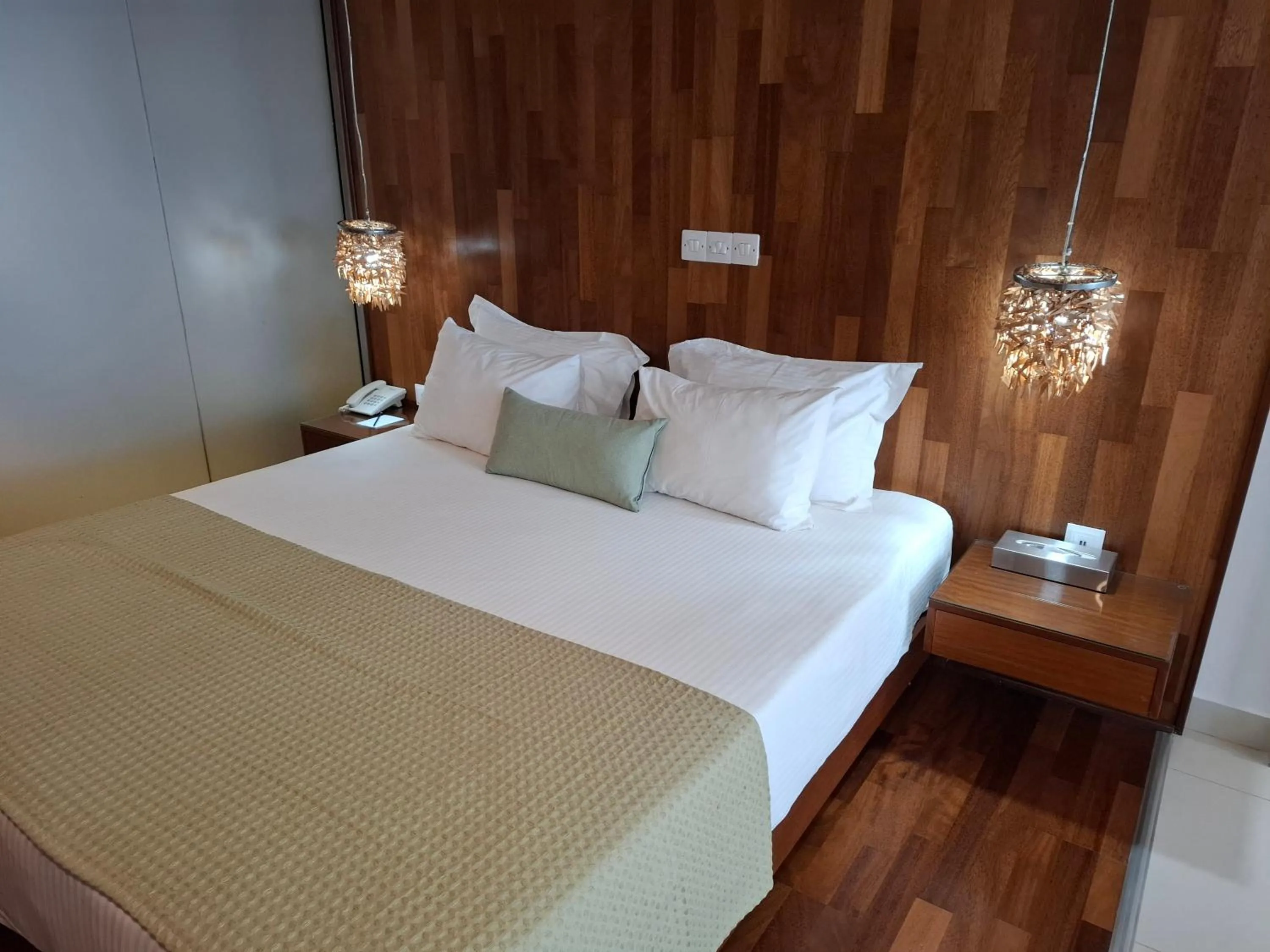 Bedroom, Bed in Napa Mermaid Hotel & Suites