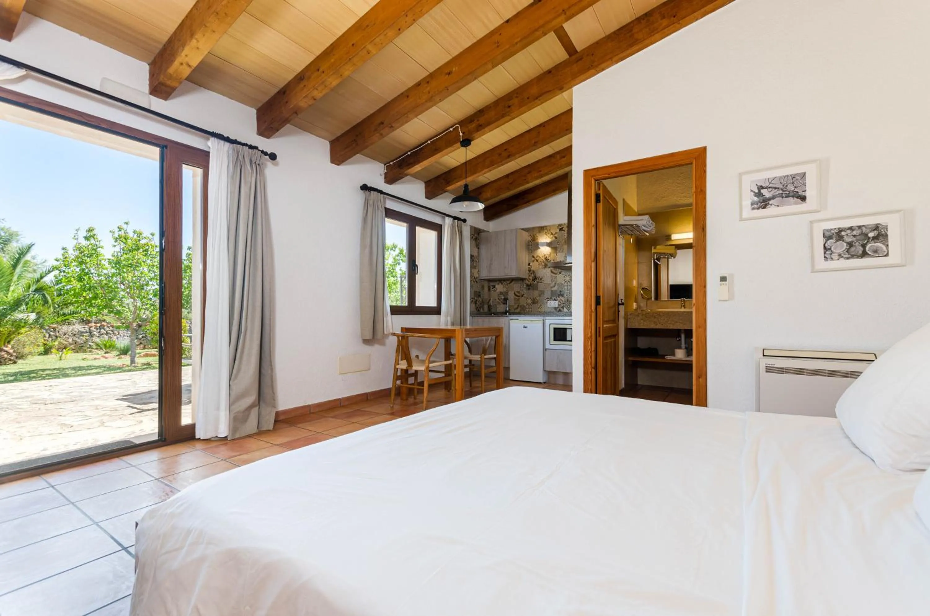 Kitchen or kitchenette, Bed in Can Porretí Agroturisme