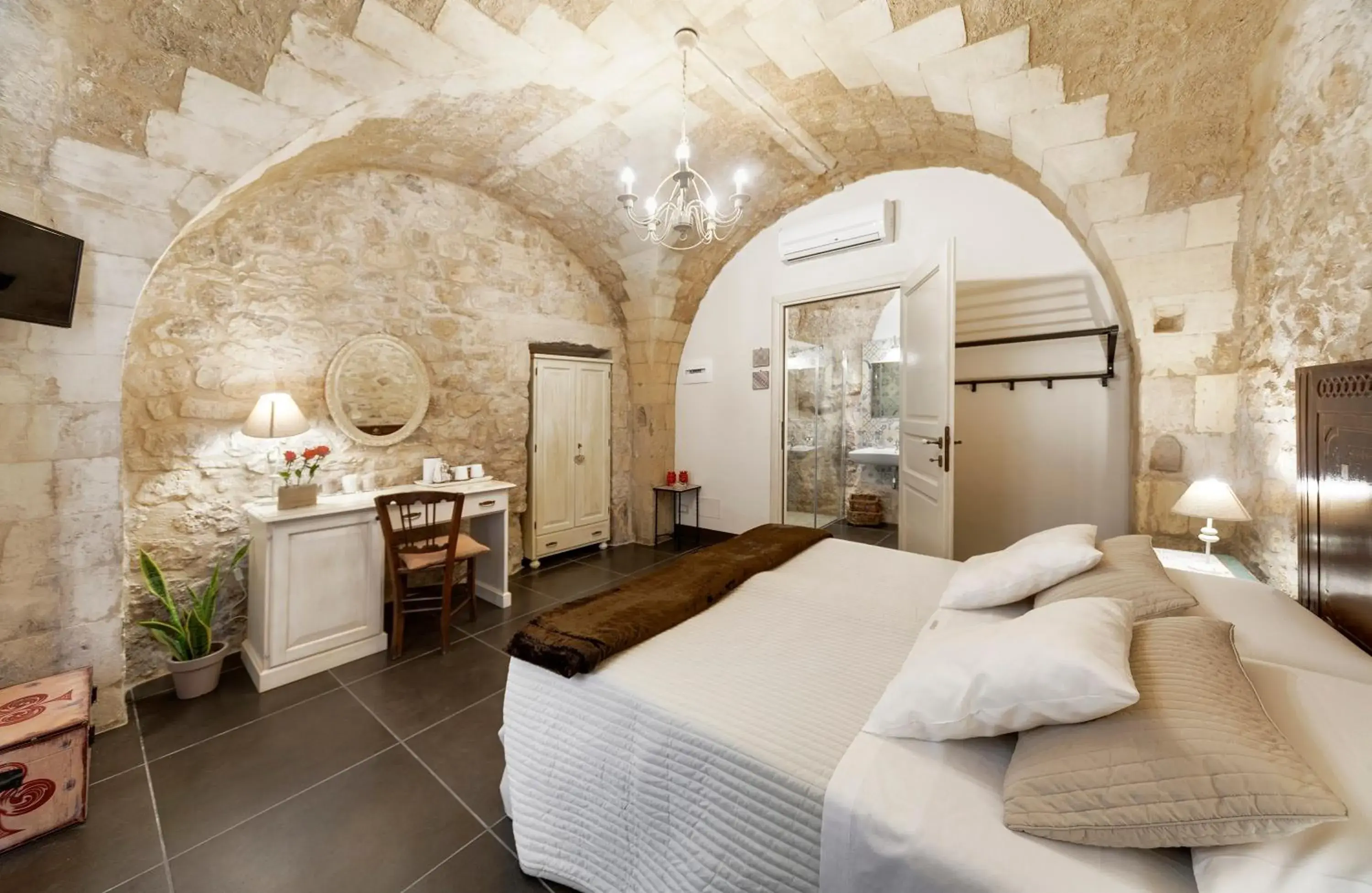 Economy Double or Twin Room - single occupancy in Sabbinirica Economy Double or Twin Room - single occupancy in Sabbinirica