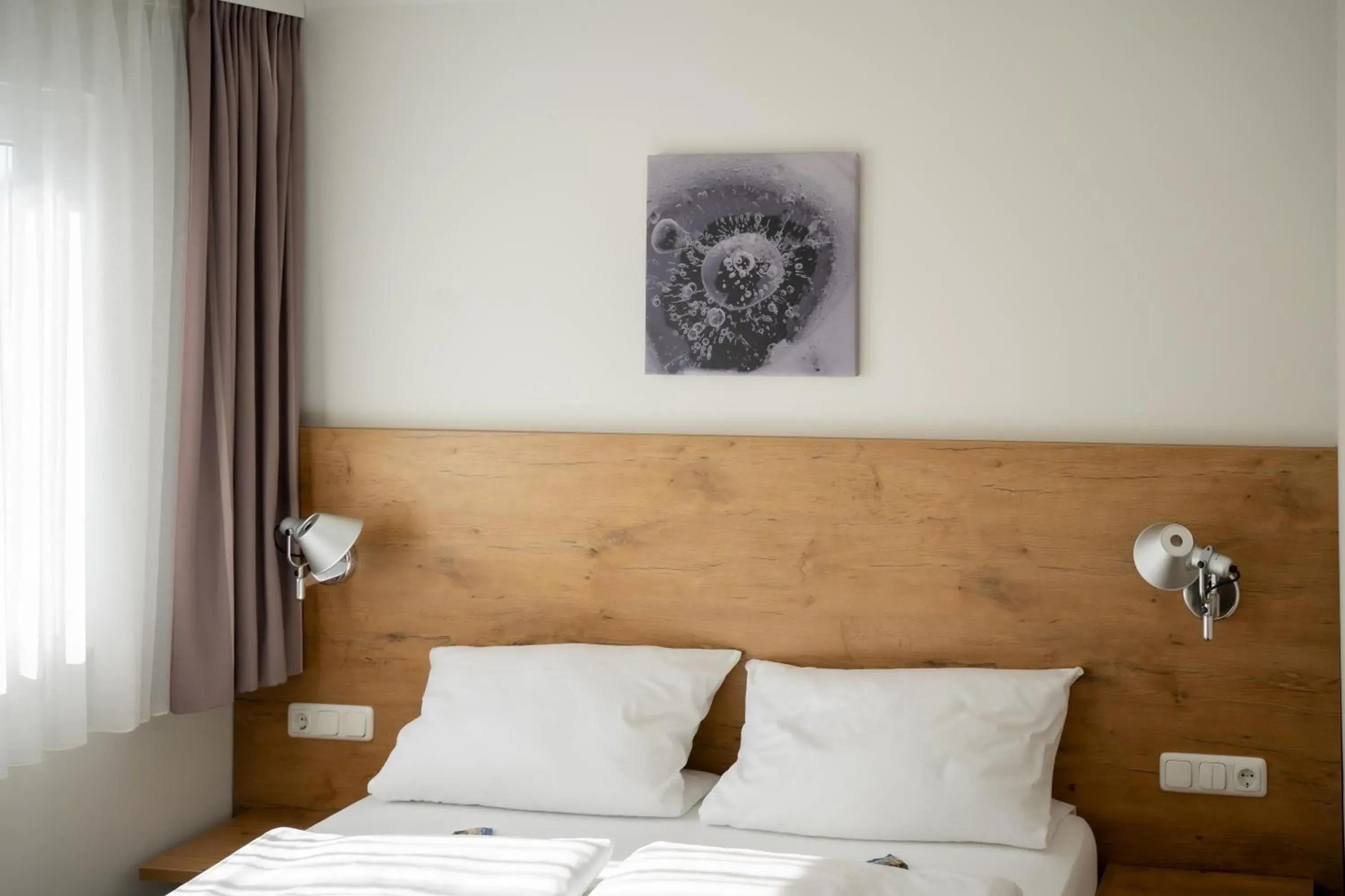 Budget Double Room in Lahn Hotel Budget Double Room in Lahn Hotel