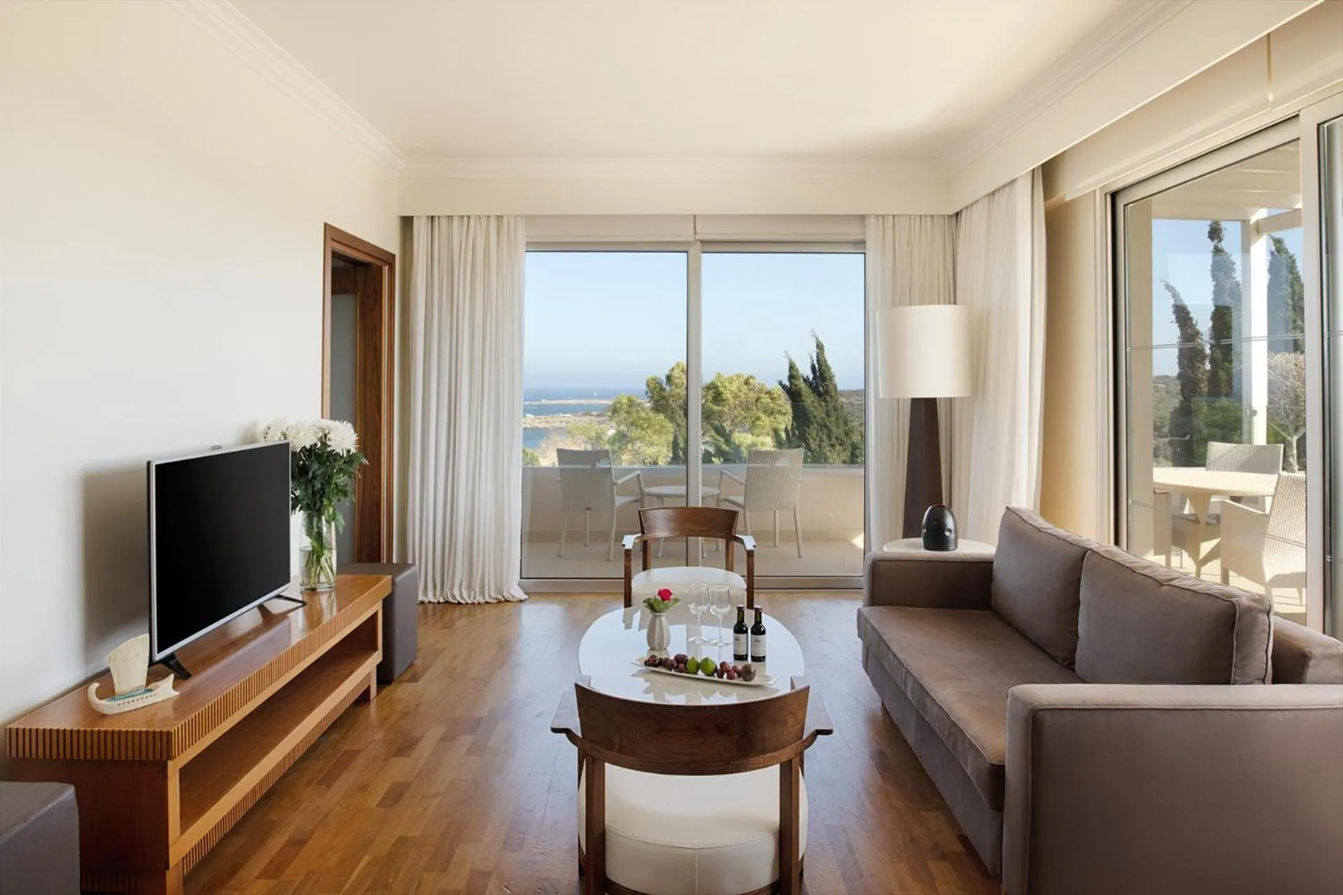 Living room in Grecian Park