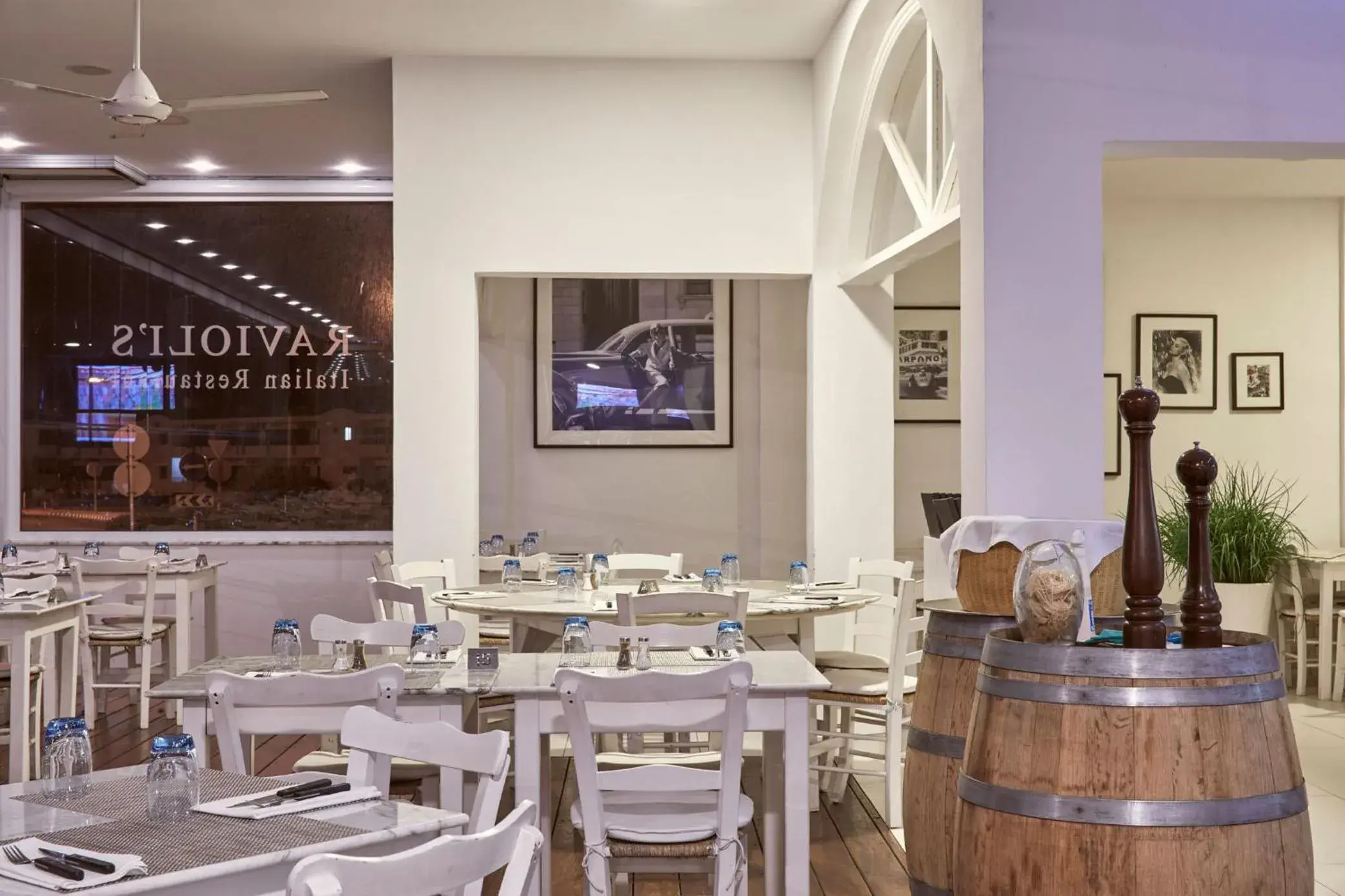 Restaurant/places to eat in Grecian Park Restaurant/places to eat in Grecian Park