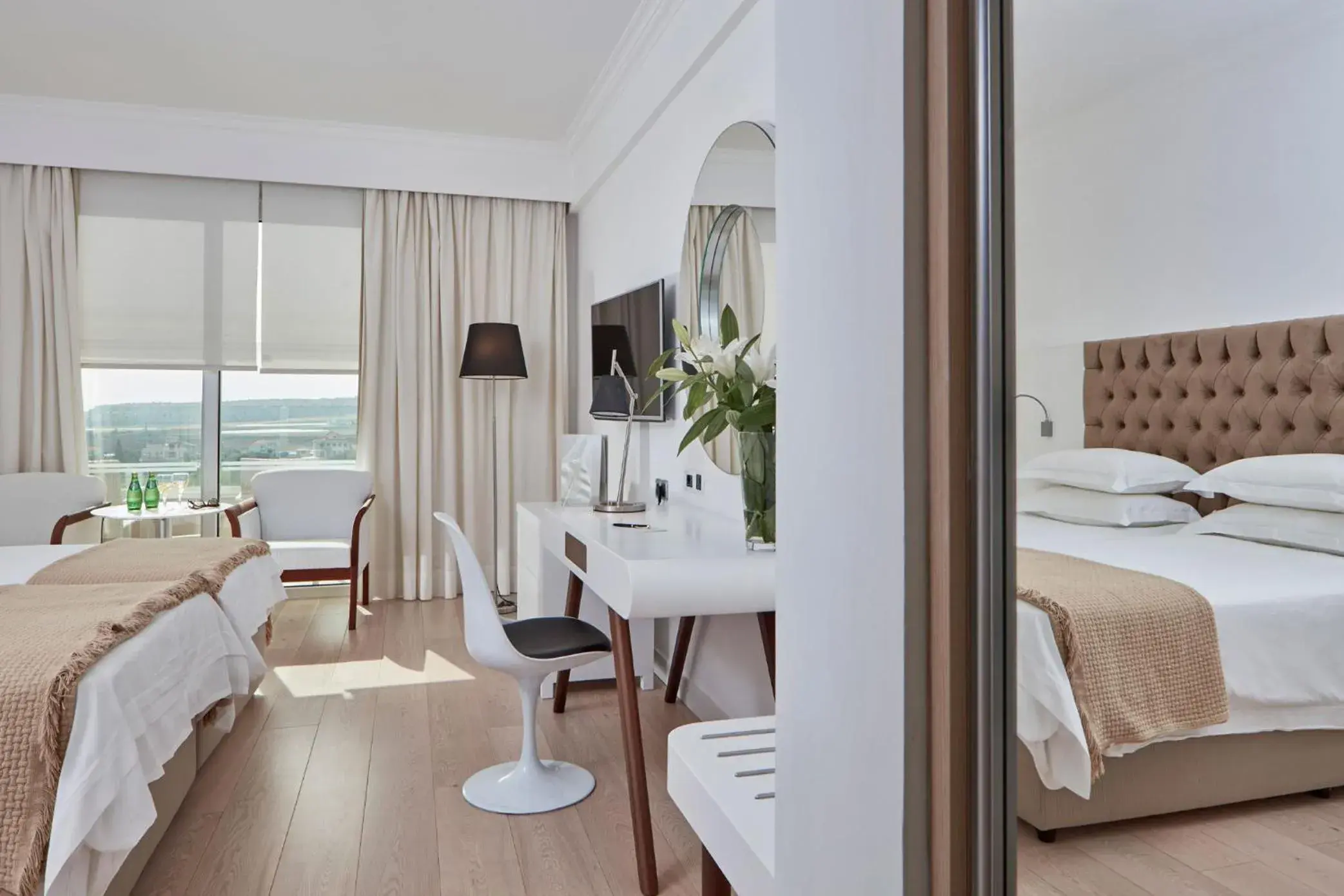 Bedroom, Bed in Grecian Park Bedroom, Bed in Grecian Park