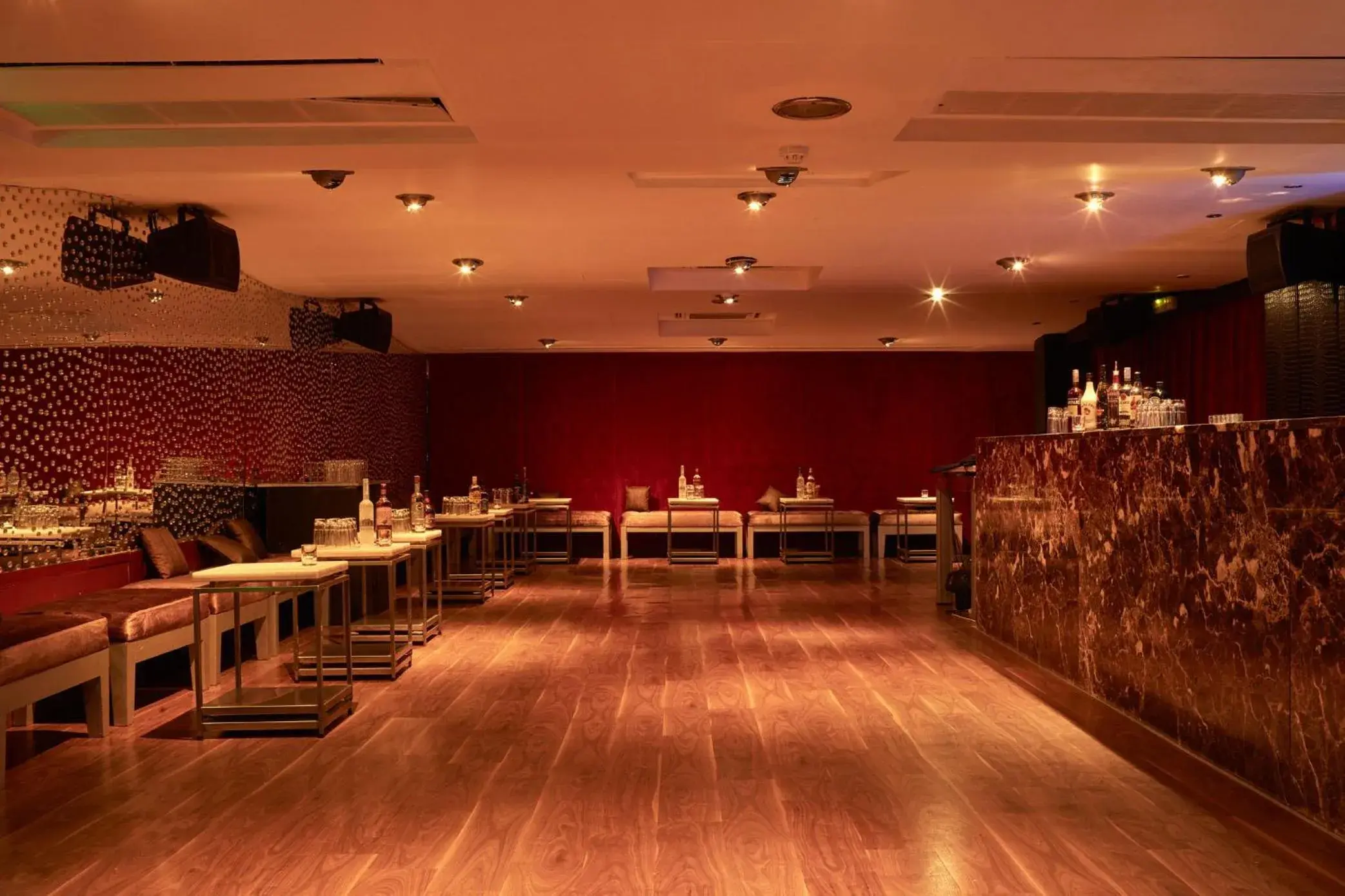 Lounge or bar in Grecian Park Lounge or bar in Grecian Park