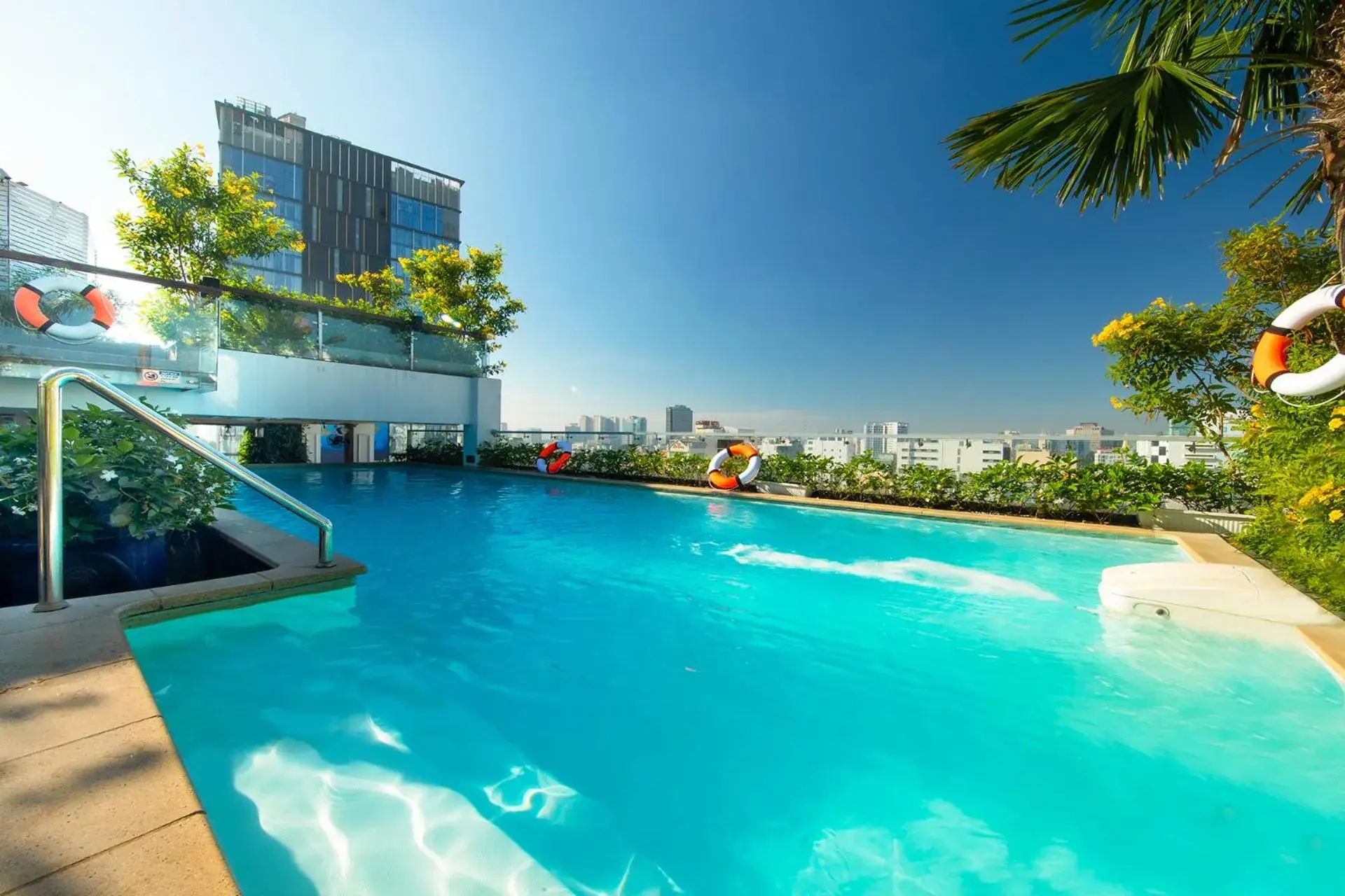 Swimming pool in Alagon D'antique Hotel & Spa - Wellness Treatment Included Swimming pool in Alagon D'antique Hotel & Spa - Wellness Treatment Included