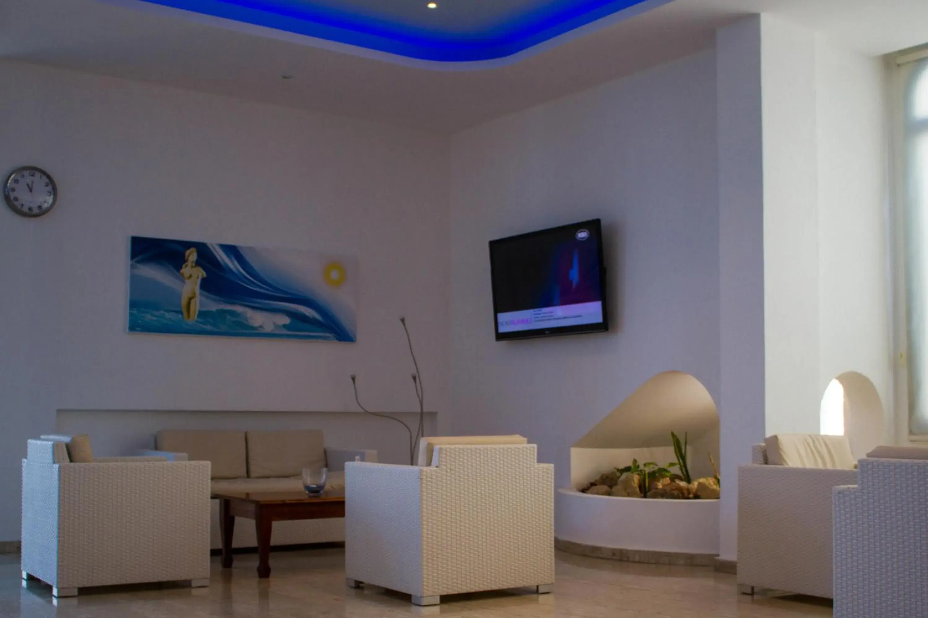 Communal lounge/ TV room, TV/Entertainment Center in Anonymous Beach Hotel (Adults 16+)