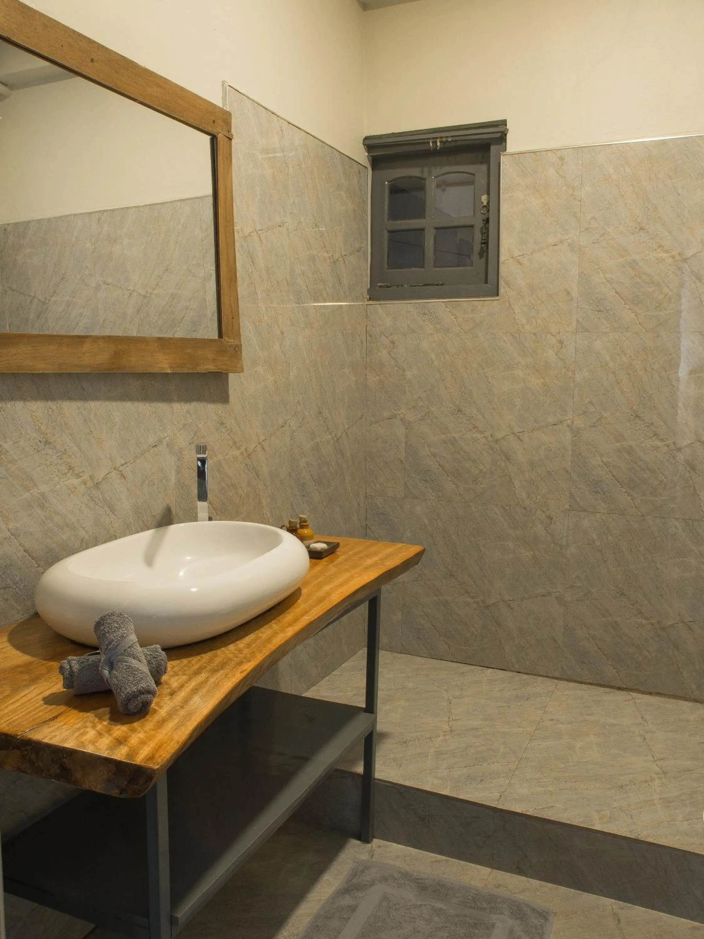 Bathroom in Secret Garden Galle Fort