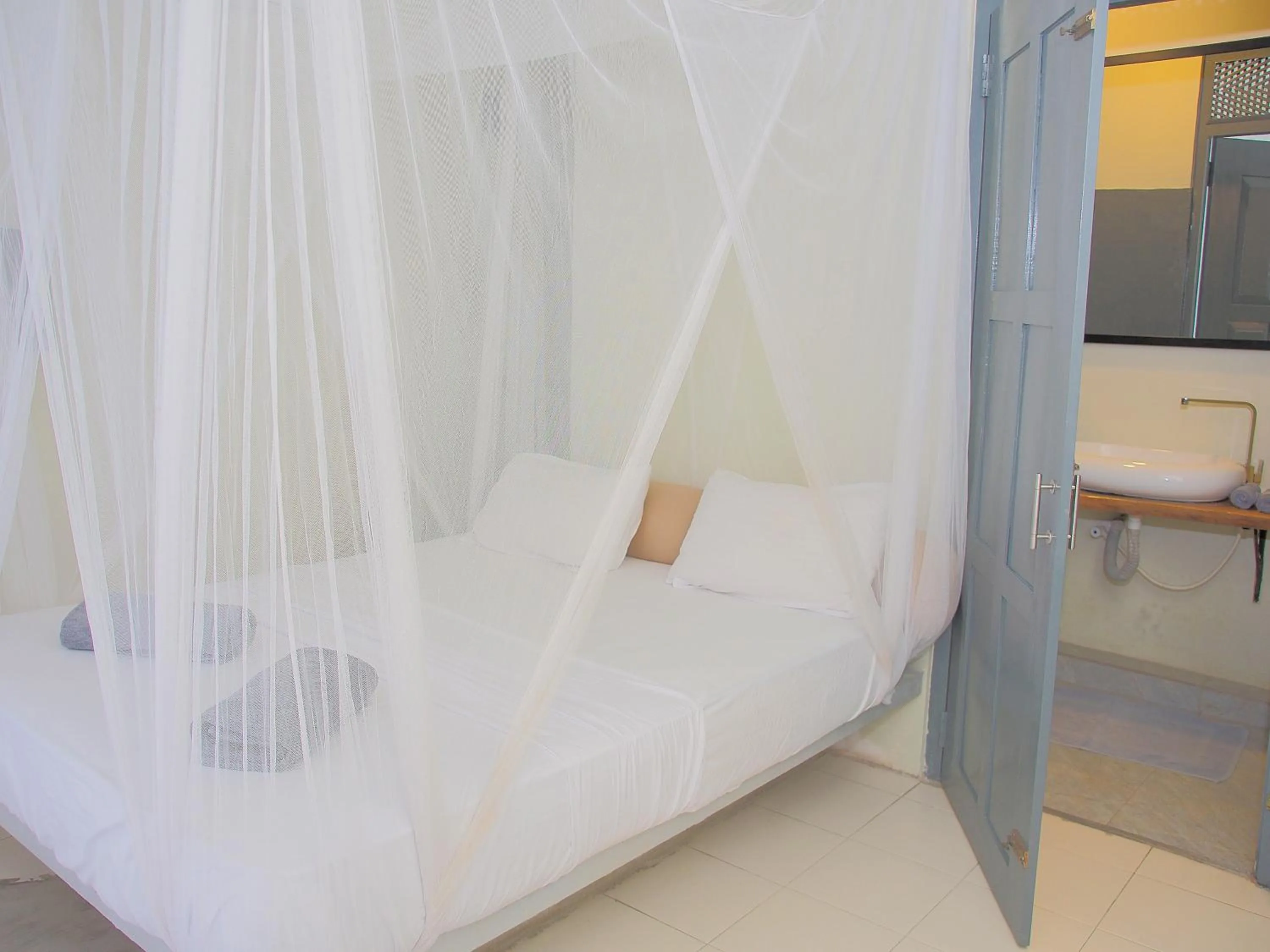 Bed in Secret Garden Galle Fort