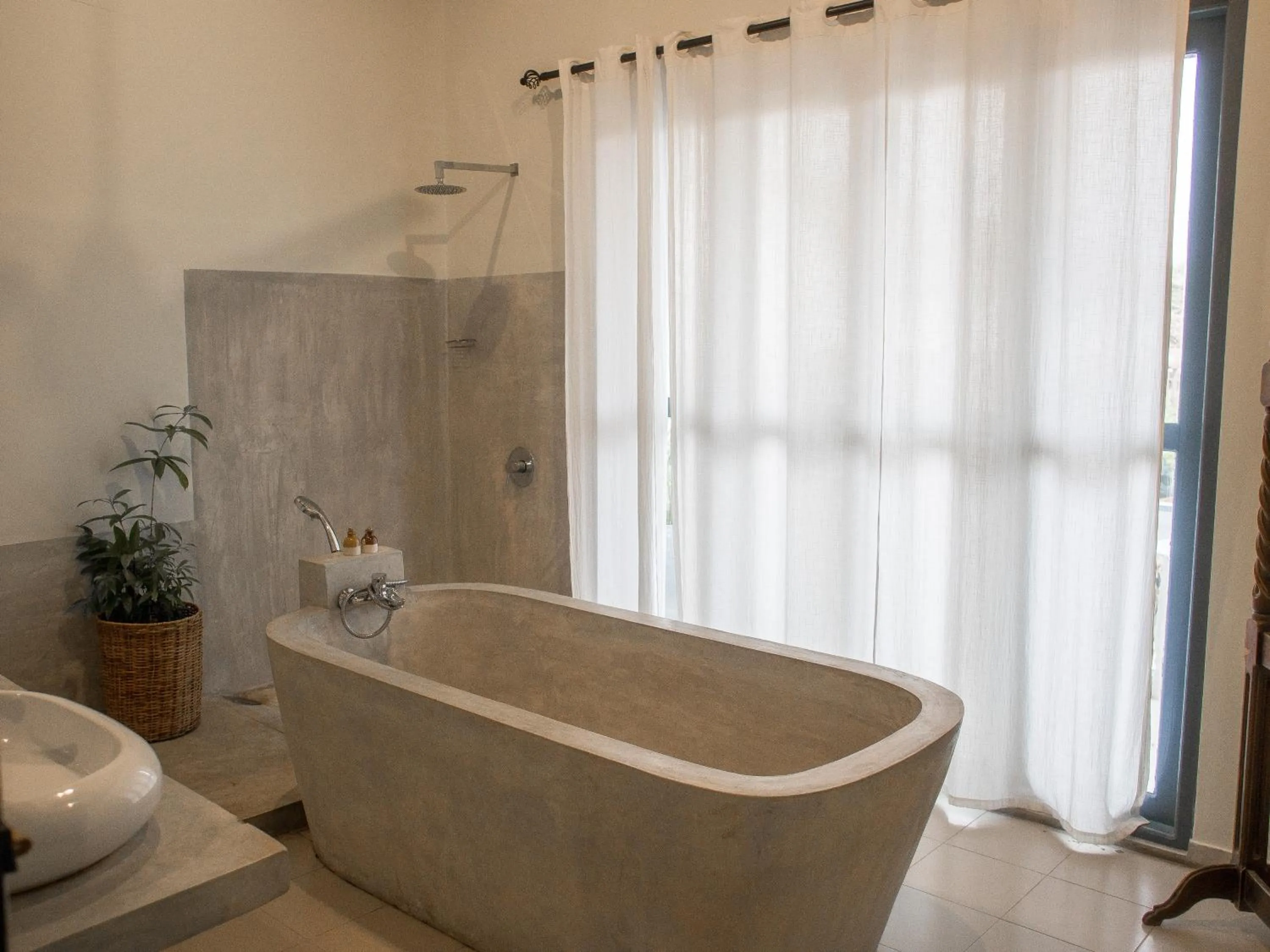 Bathroom in Secret Garden Galle Fort